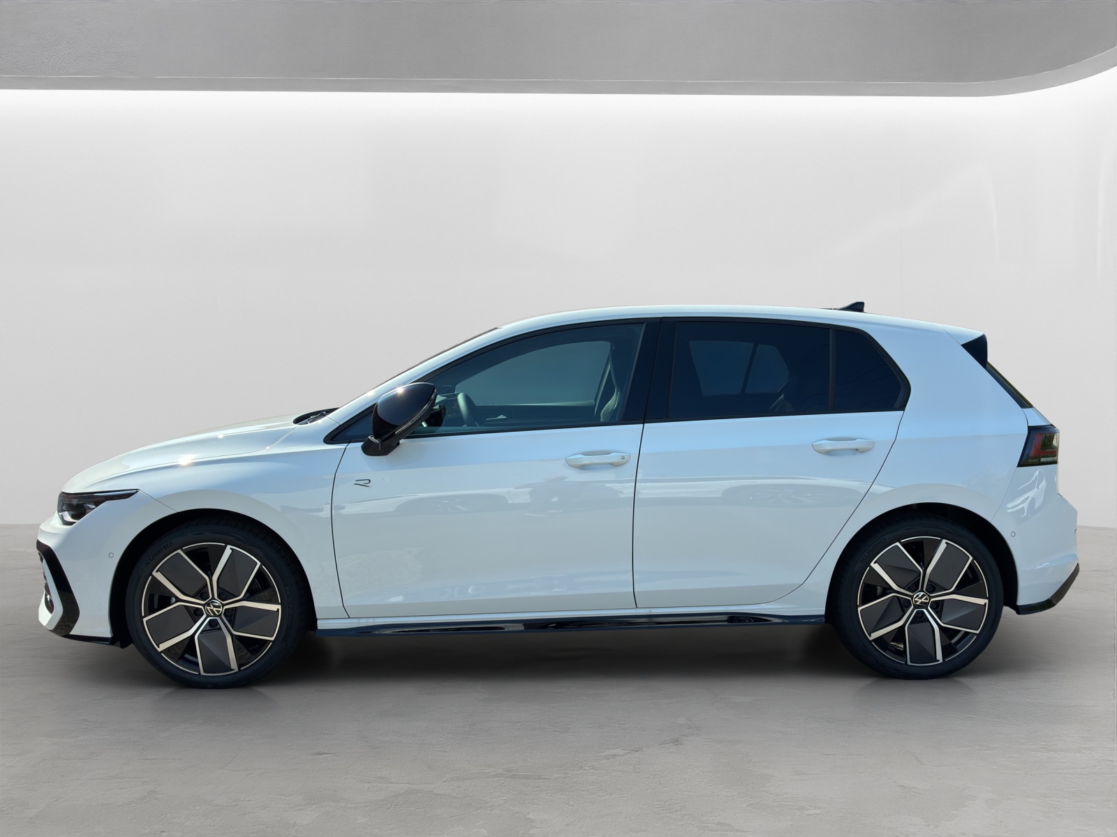 VW Golf 1.5 e TSI mHEV R-Line DSG-image-1