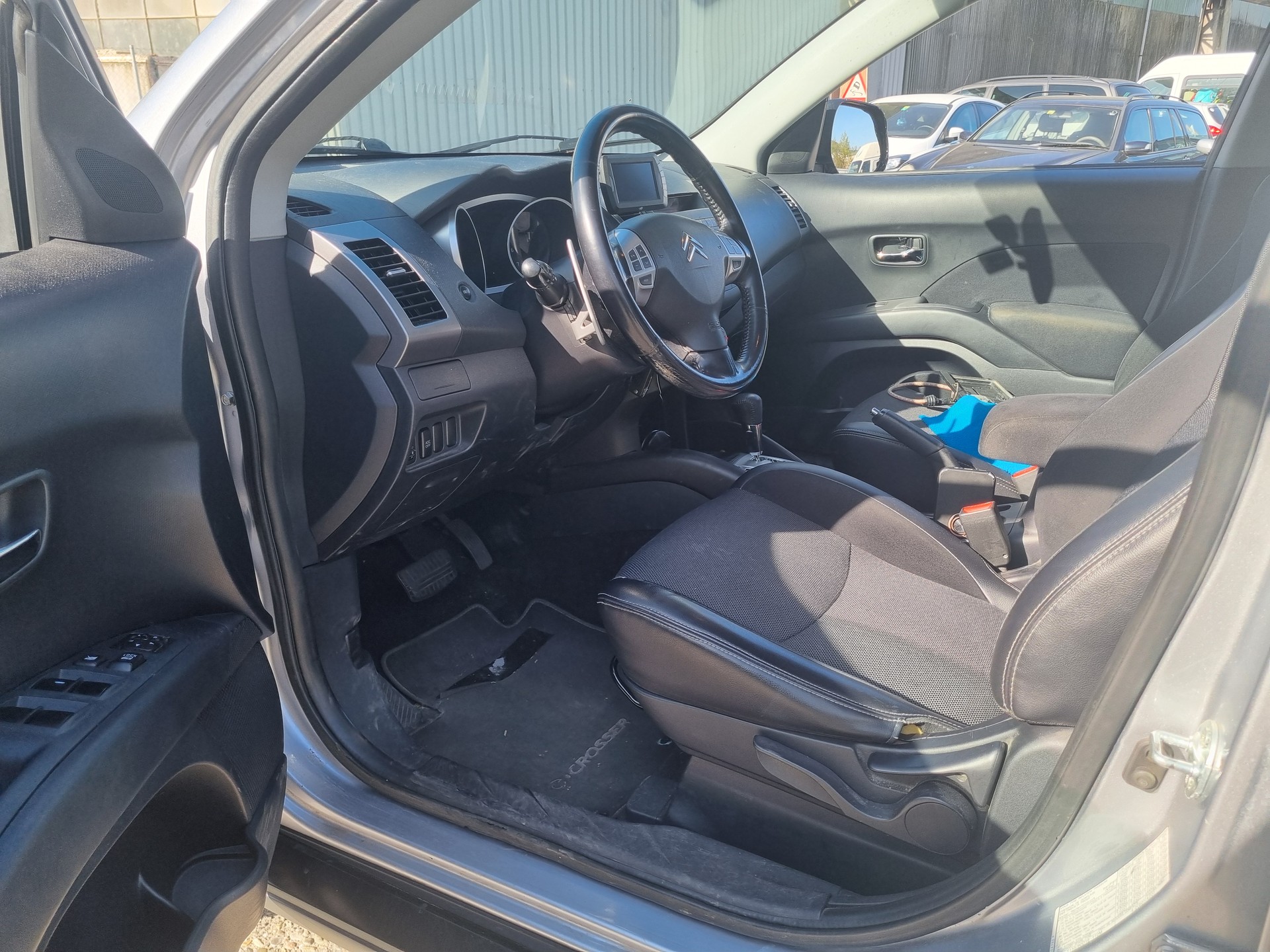 CITROEN C-Crosser 2.4 VTR CVT-image-5