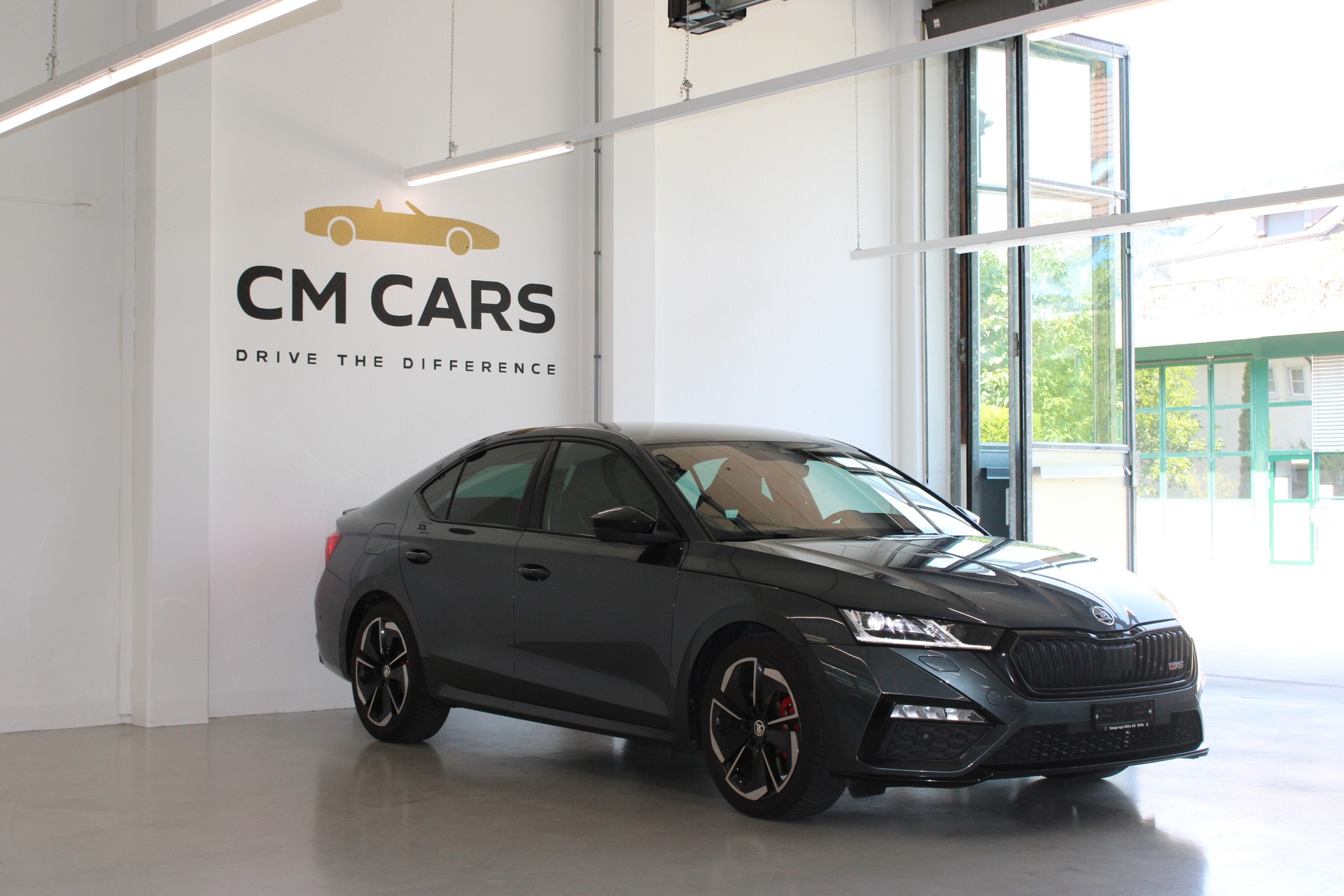 SKODA Octavia 2.0 TSI DSG RS-image-2
