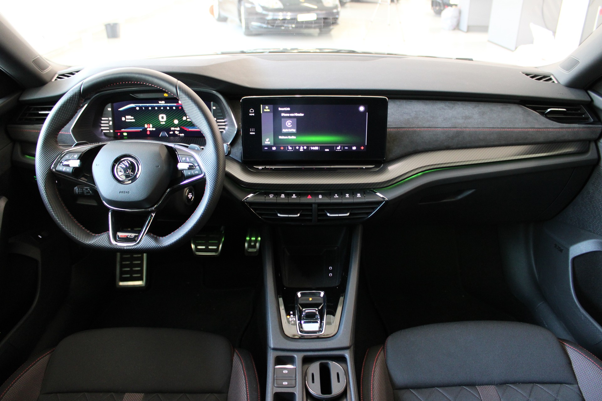 SKODA Octavia 2.0 TSI DSG RS-image-10