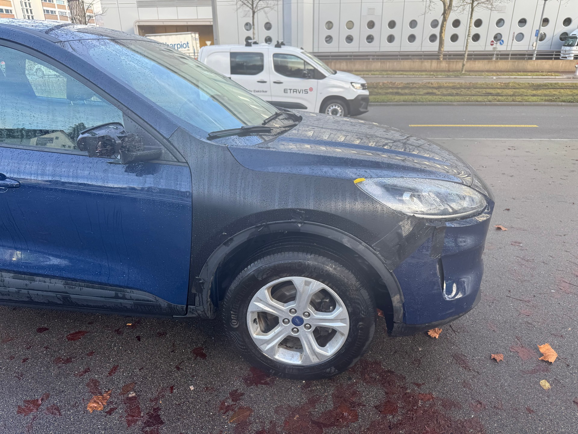 FORD Kuga 2.5 FHEV Titanium 4WD-image-7