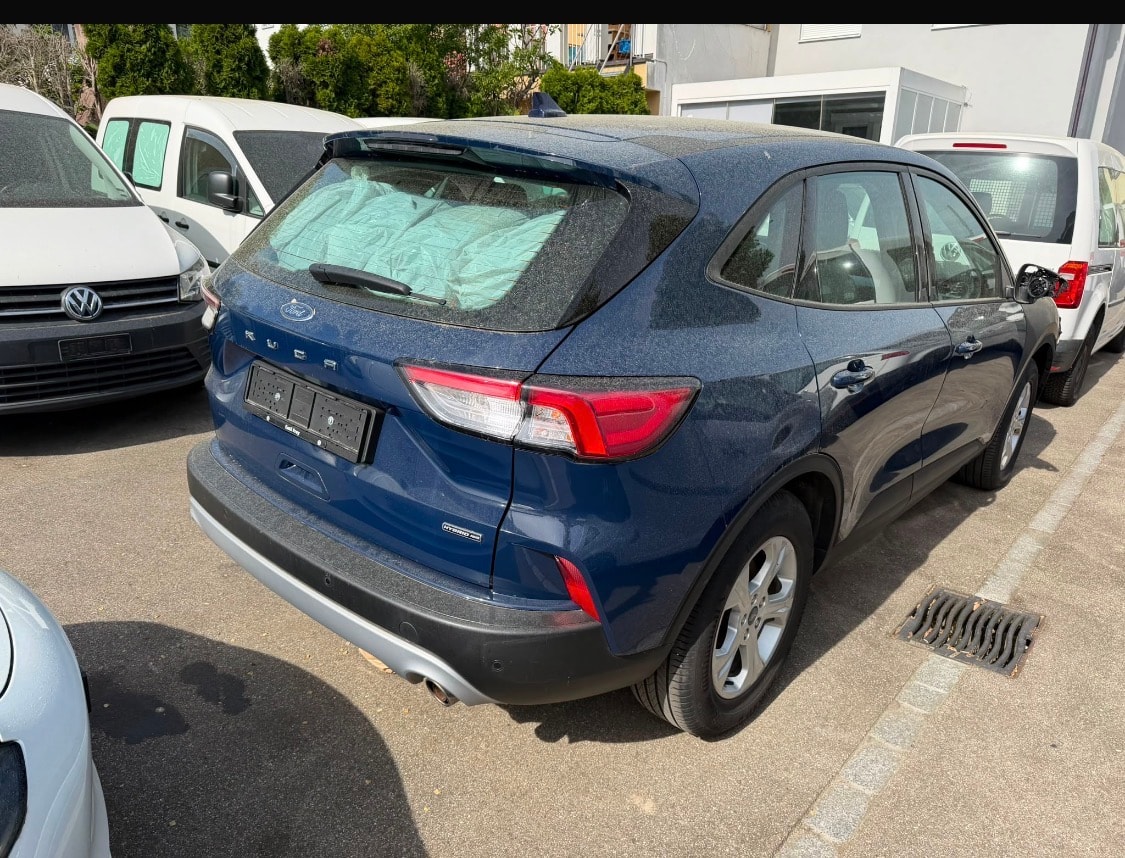 FORD Kuga 2.5 FHEV Titanium 4WD-image-3