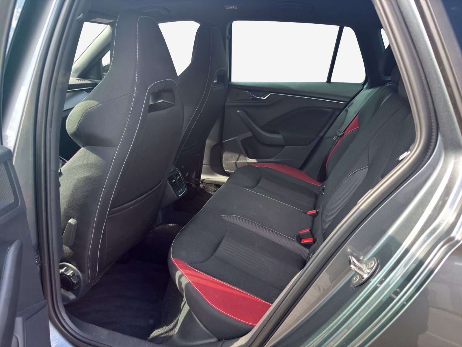SKODA Kamiq 1.0 TSI Monte Carlo DSG-image-11