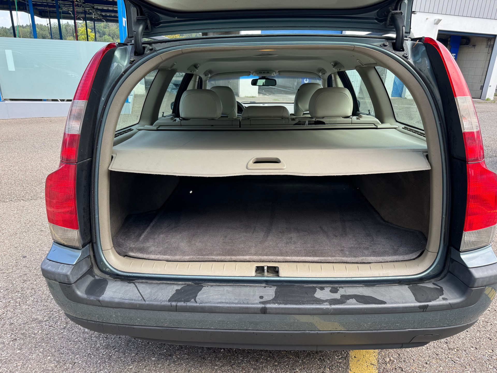 VOLVO V70 2.4-image-11