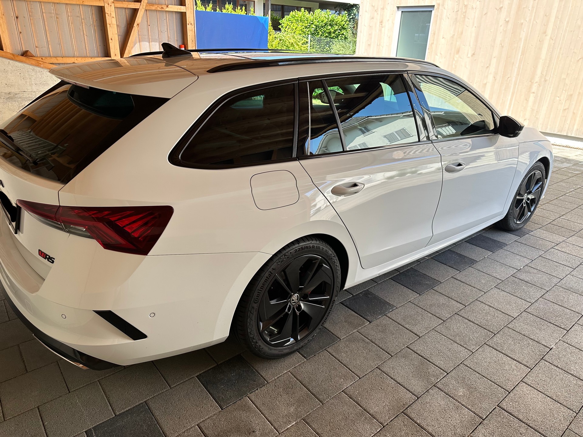 SKODA 2.0 TDI RS 4x4 DSG-image-5