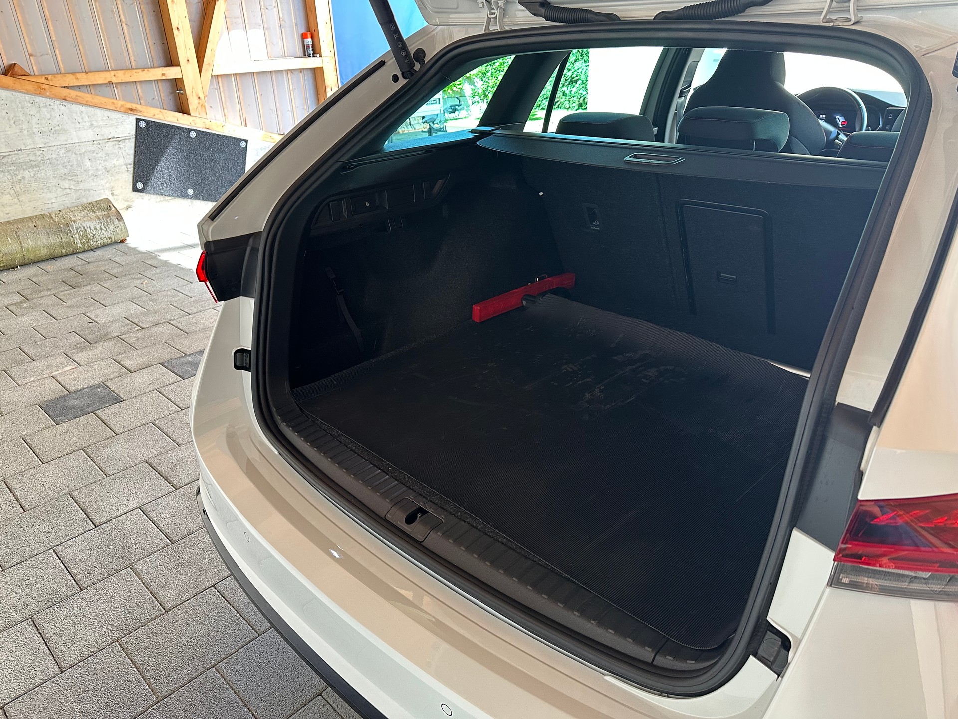 SKODA 2.0 TDI RS 4x4 DSG-image-4