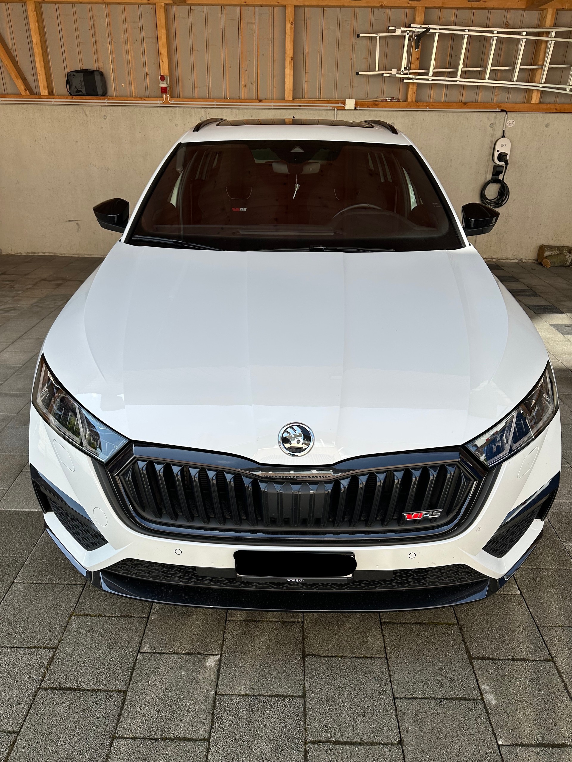 SKODA 2.0 TDI RS 4x4 DSG-image-1