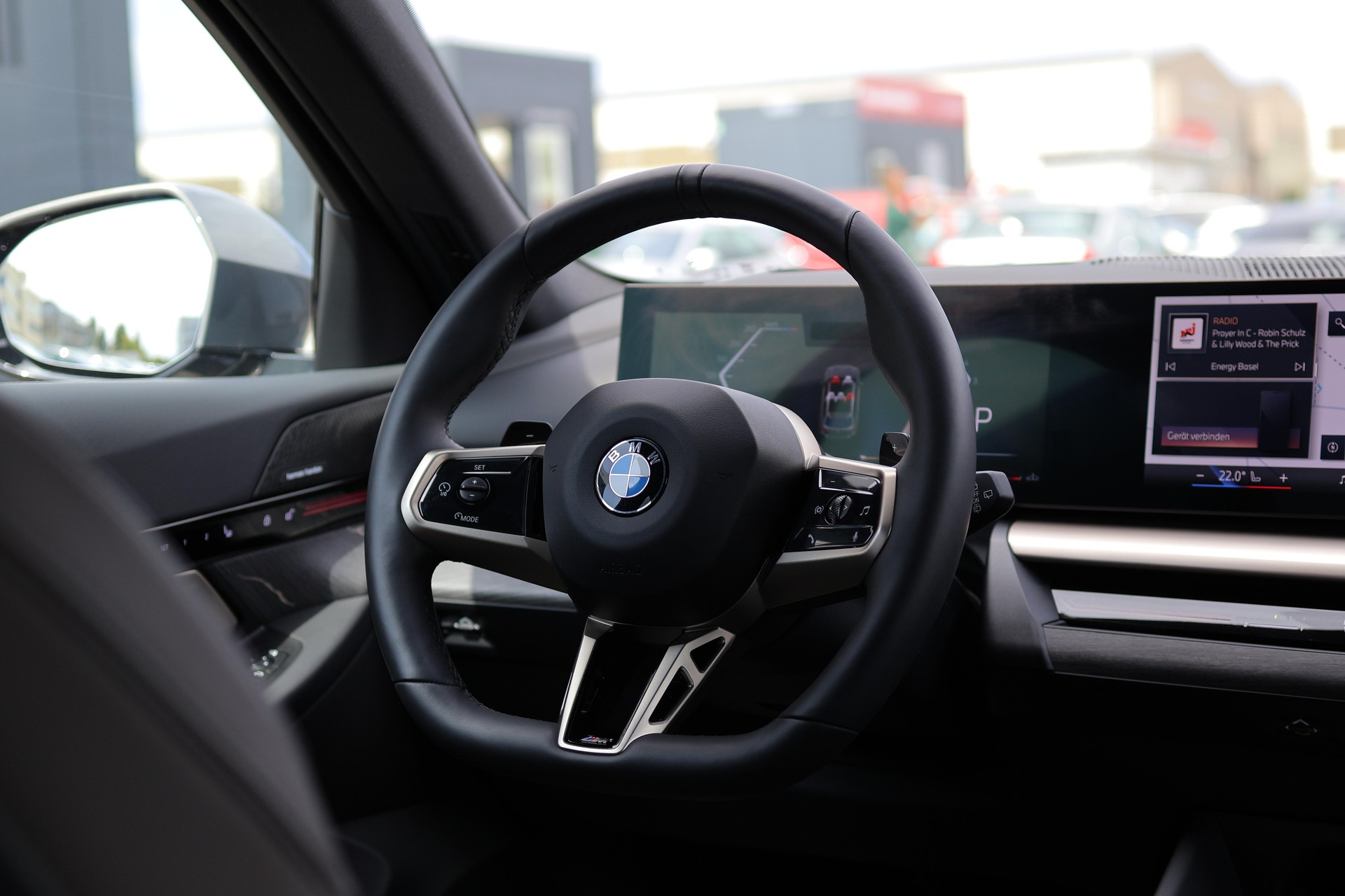 BMW 540d xDrive Touring M Sport Pro * ICONIC GLOW * BELÜFTETE SITZE * AHK * BMW INDIVIDUAL FELGEN *-image-22