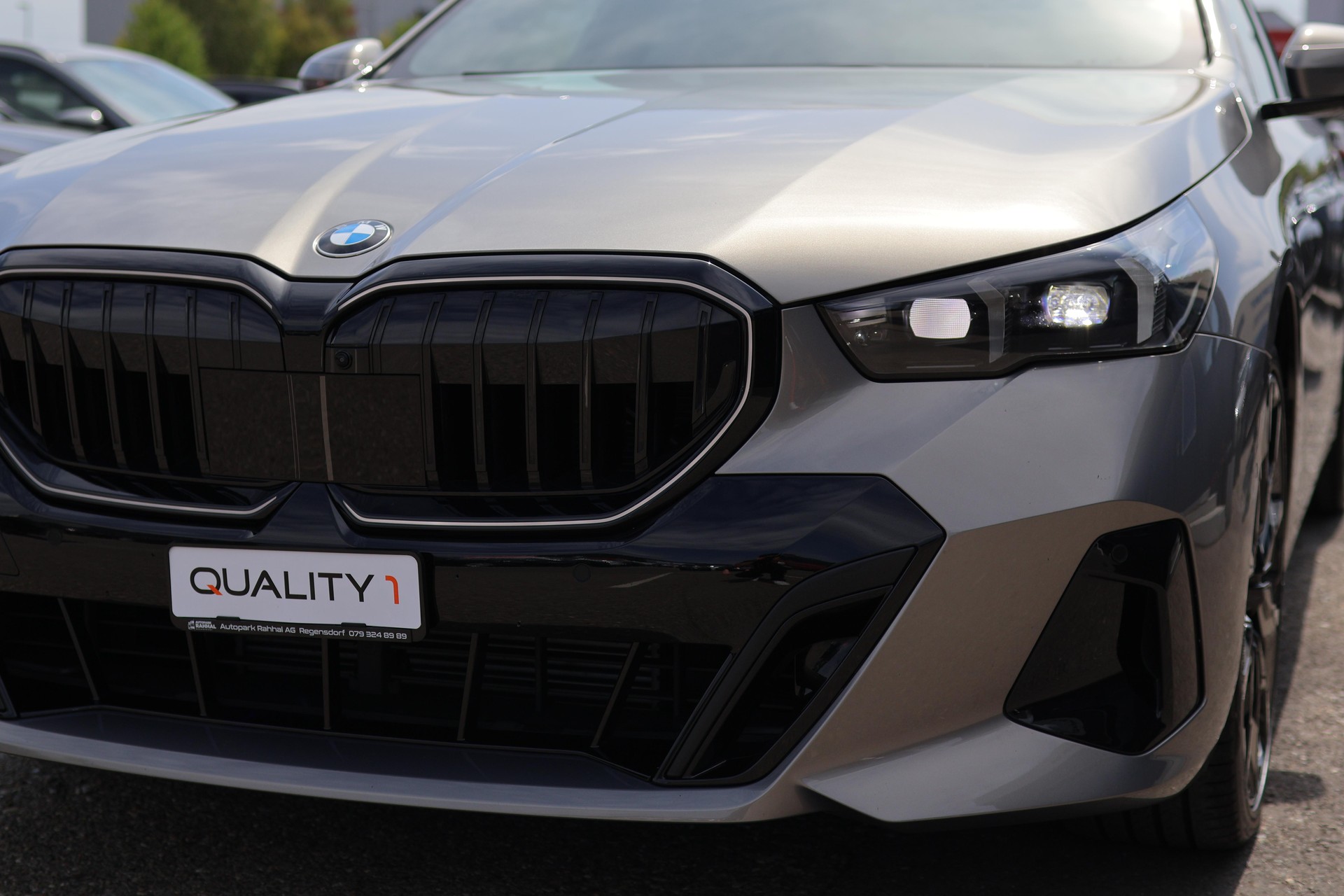 BMW 540d xDrive Touring M Sport Pro * ICONIC GLOW * BELÜFTETE SITZE * AHK * BMW INDIVIDUAL FELGEN *-image-1