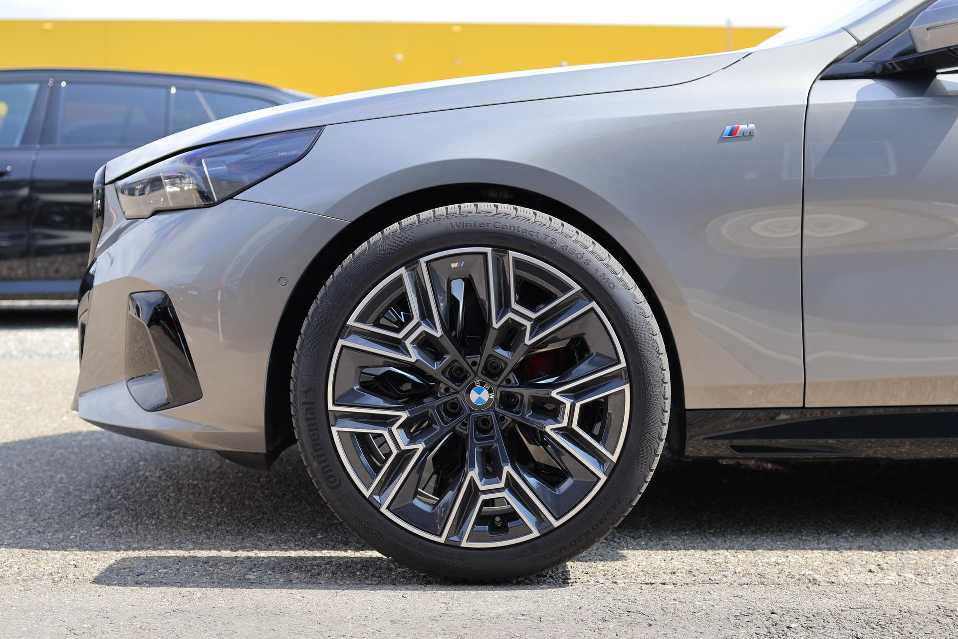 BMW 540d xDrive Touring M Sport Pro * ICONIC GLOW * BELÜFTETE SITZE * AHK * BMW INDIVIDUAL FELGEN *-image-12