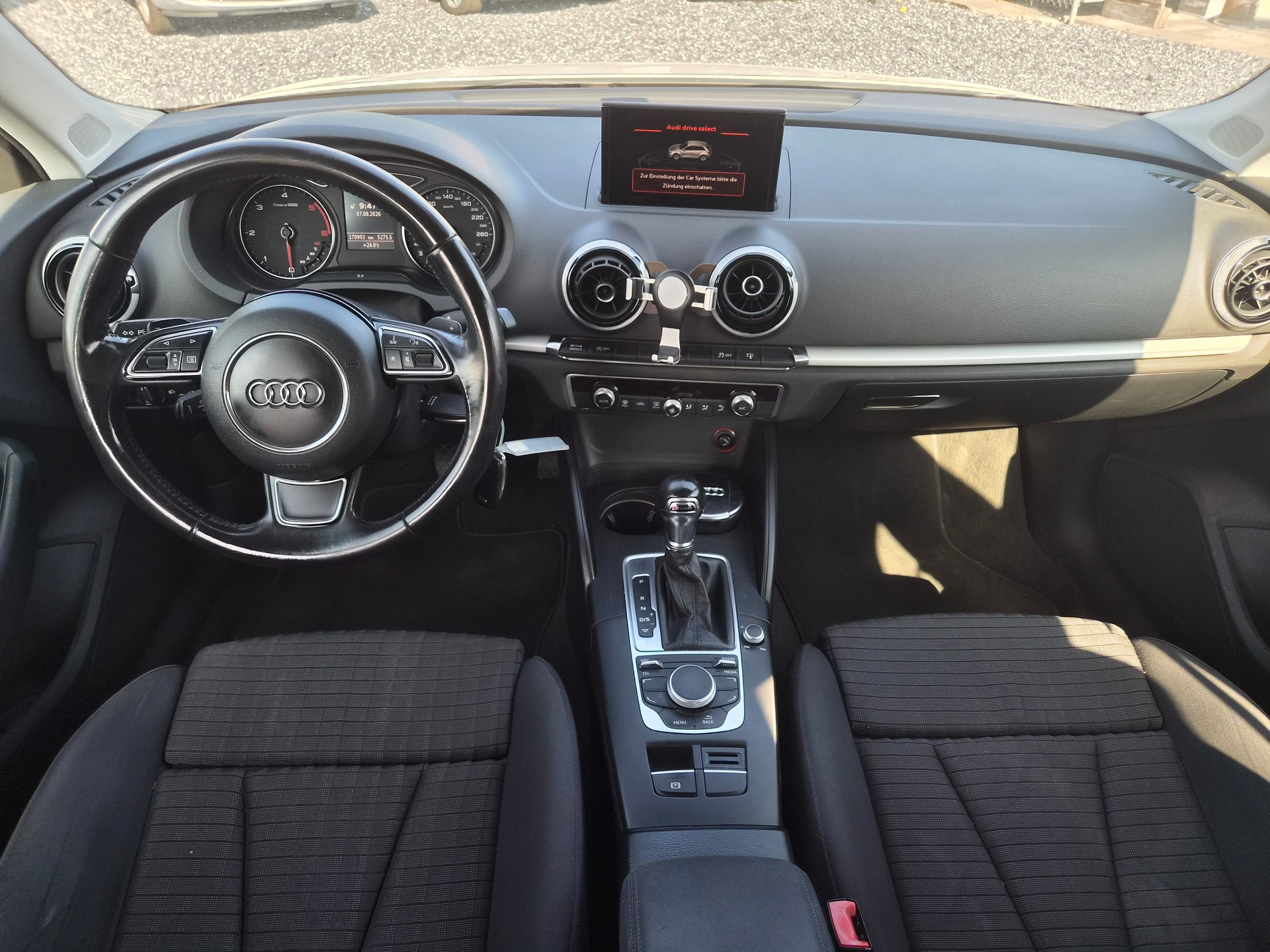 AUDI A3 Sportback 2.0 TDI Attraction S-tronic-image-11