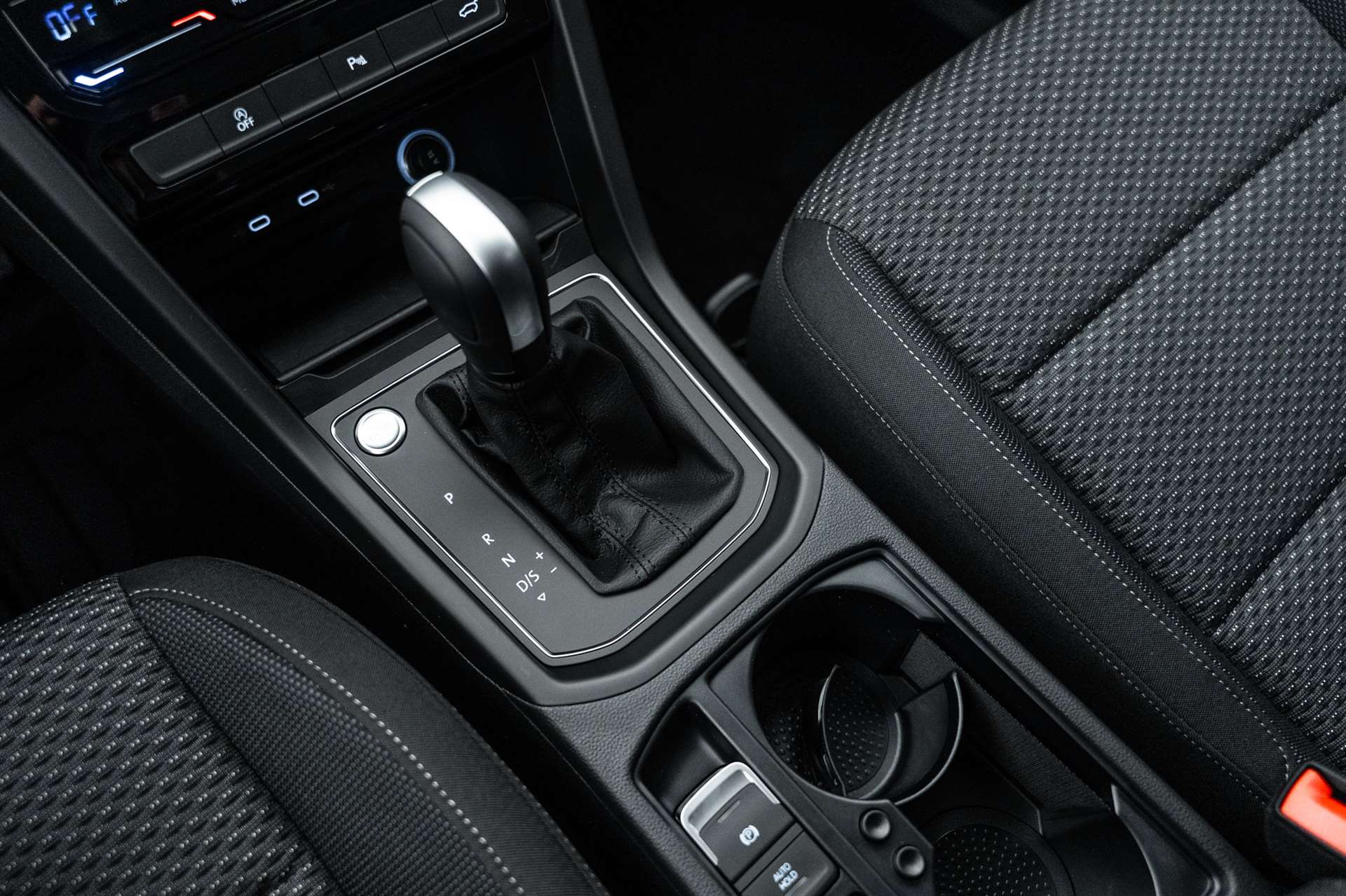 VW VW Touran 1.5 TSi DSG-Automat 7-Plätzer-image-23