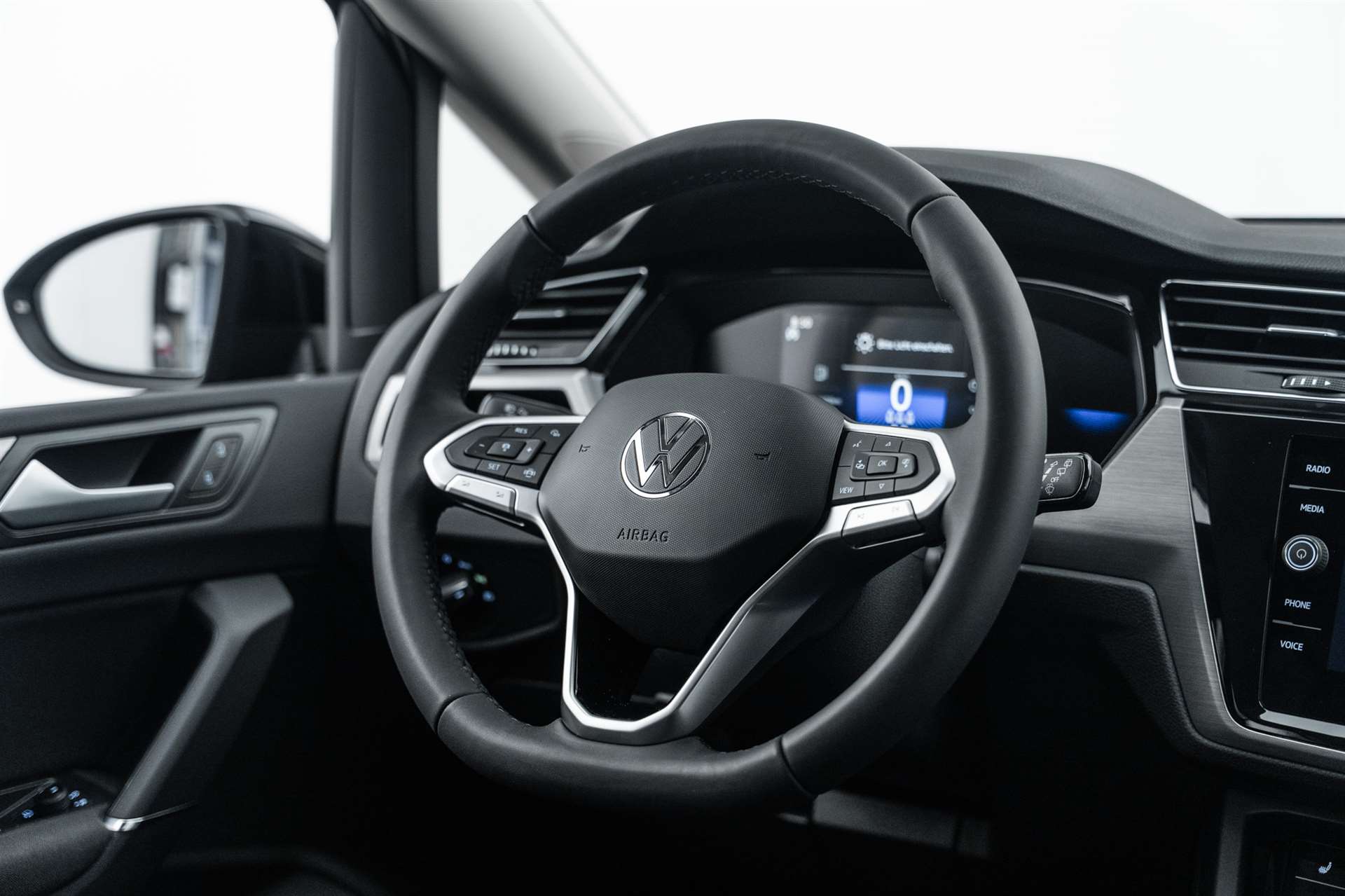 VW VW Touran 1.5 TSi DSG-Automat 7-Plätzer-image-7