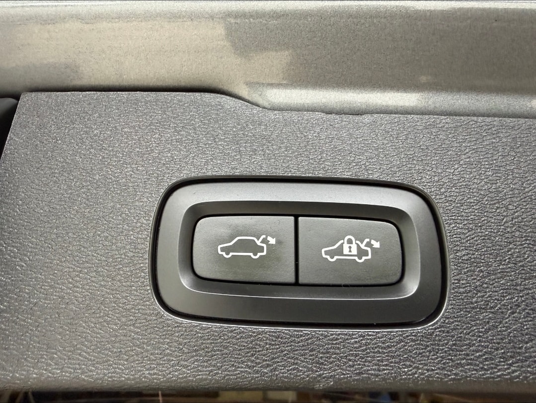 VOLVO V60 Cross Country D4 AWD Geartronic-image-15