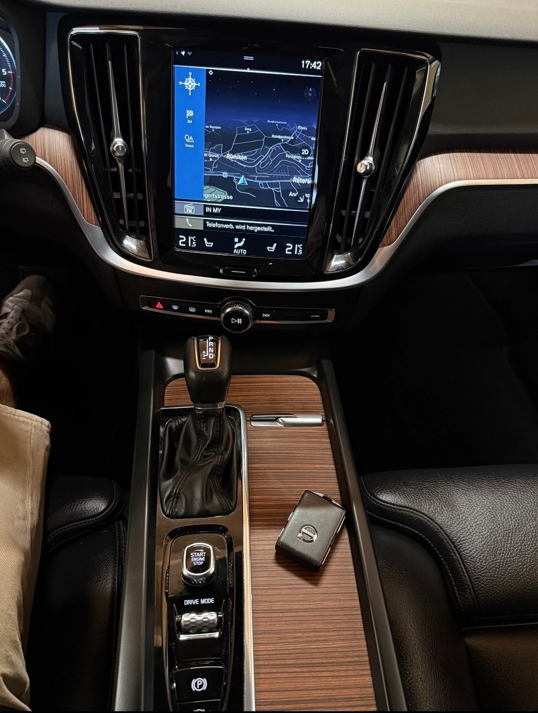 VOLVO V60 Cross Country D4 AWD Geartronic-image-11