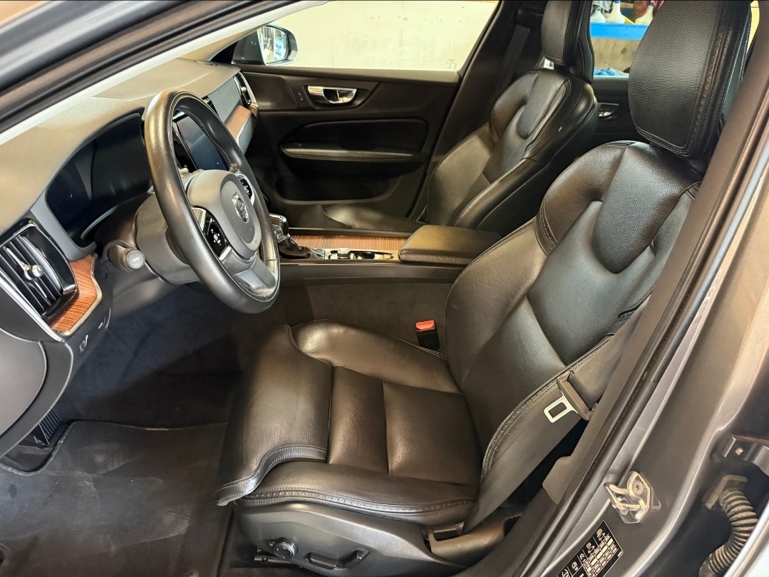 VOLVO V60 Cross Country D4 AWD Geartronic-image-6