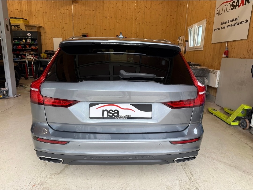 VOLVO V60 Cross Country D4 AWD Geartronic-image-4