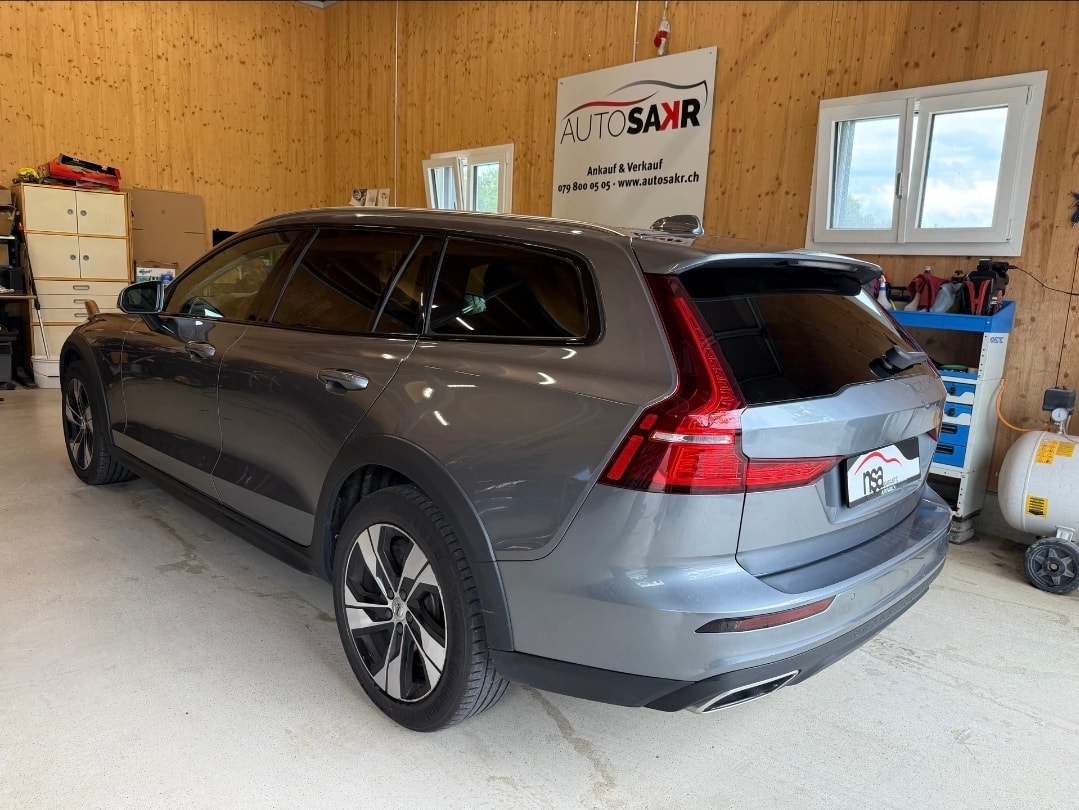 VOLVO V60 Cross Country D4 AWD Geartronic-image-5