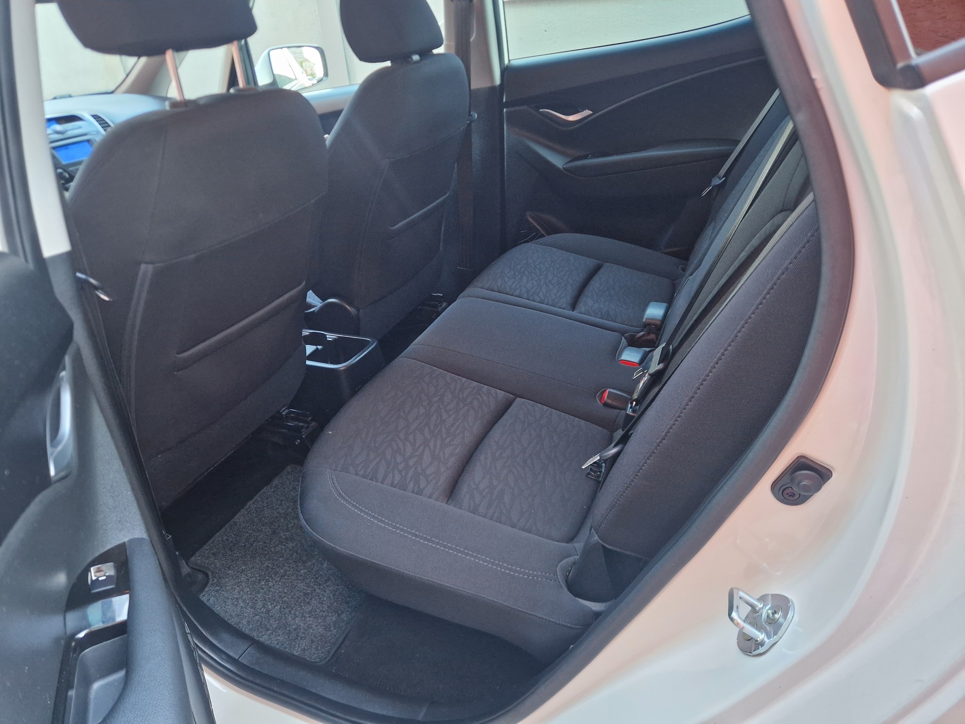 HYUNDAI iX20 1.6 Style-image-6