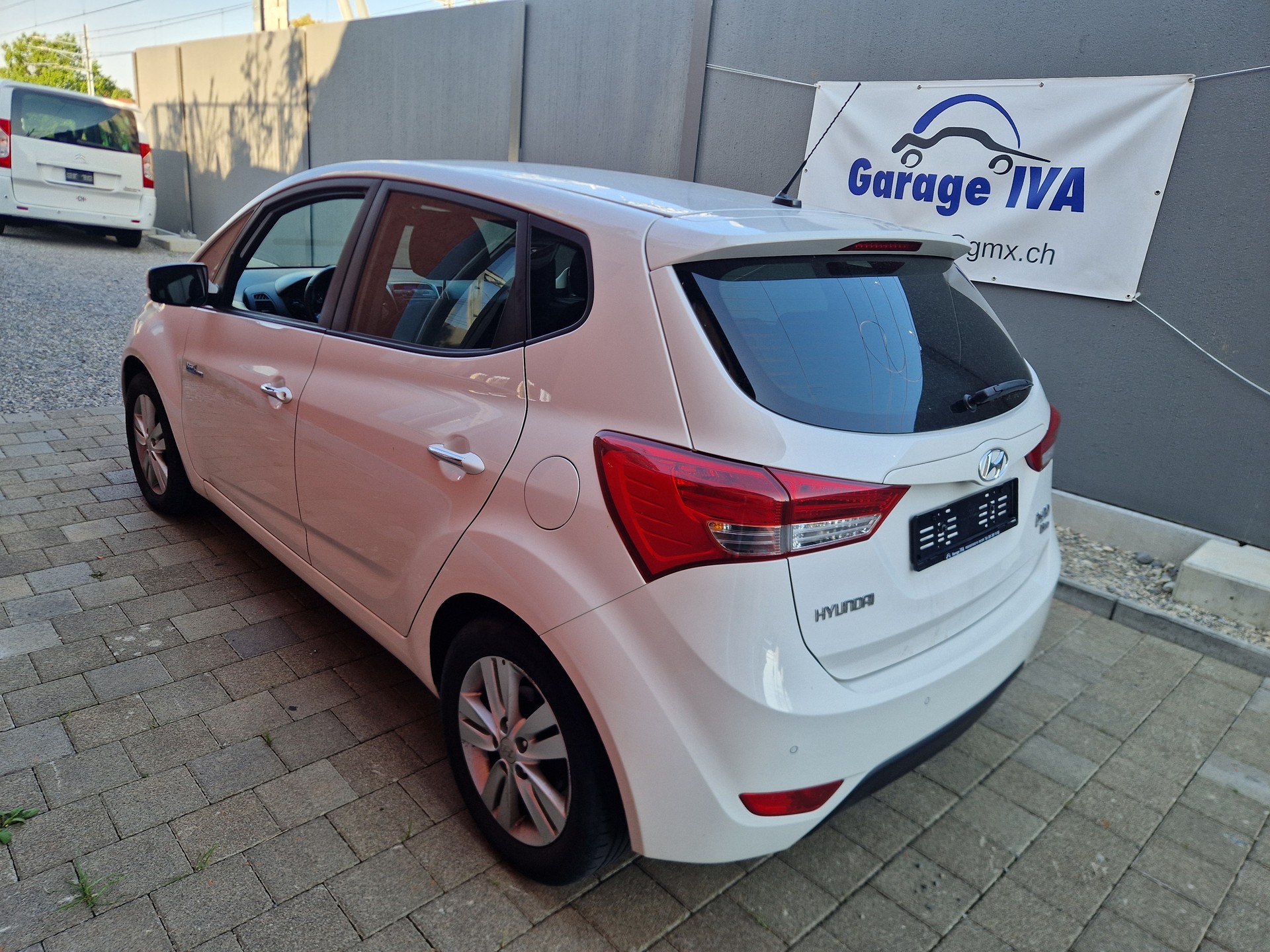 HYUNDAI iX20 1.6 Style-image-3