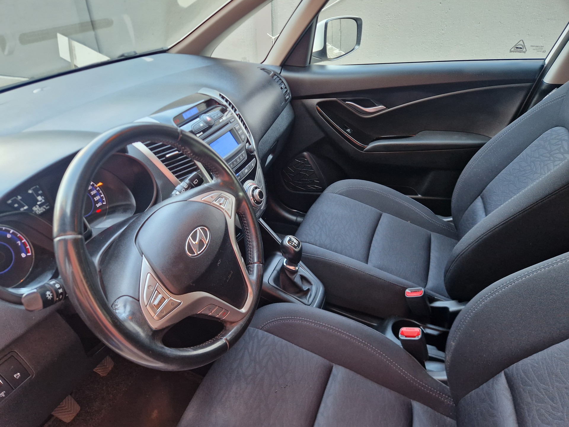 HYUNDAI iX20 1.6 Style-image-8
