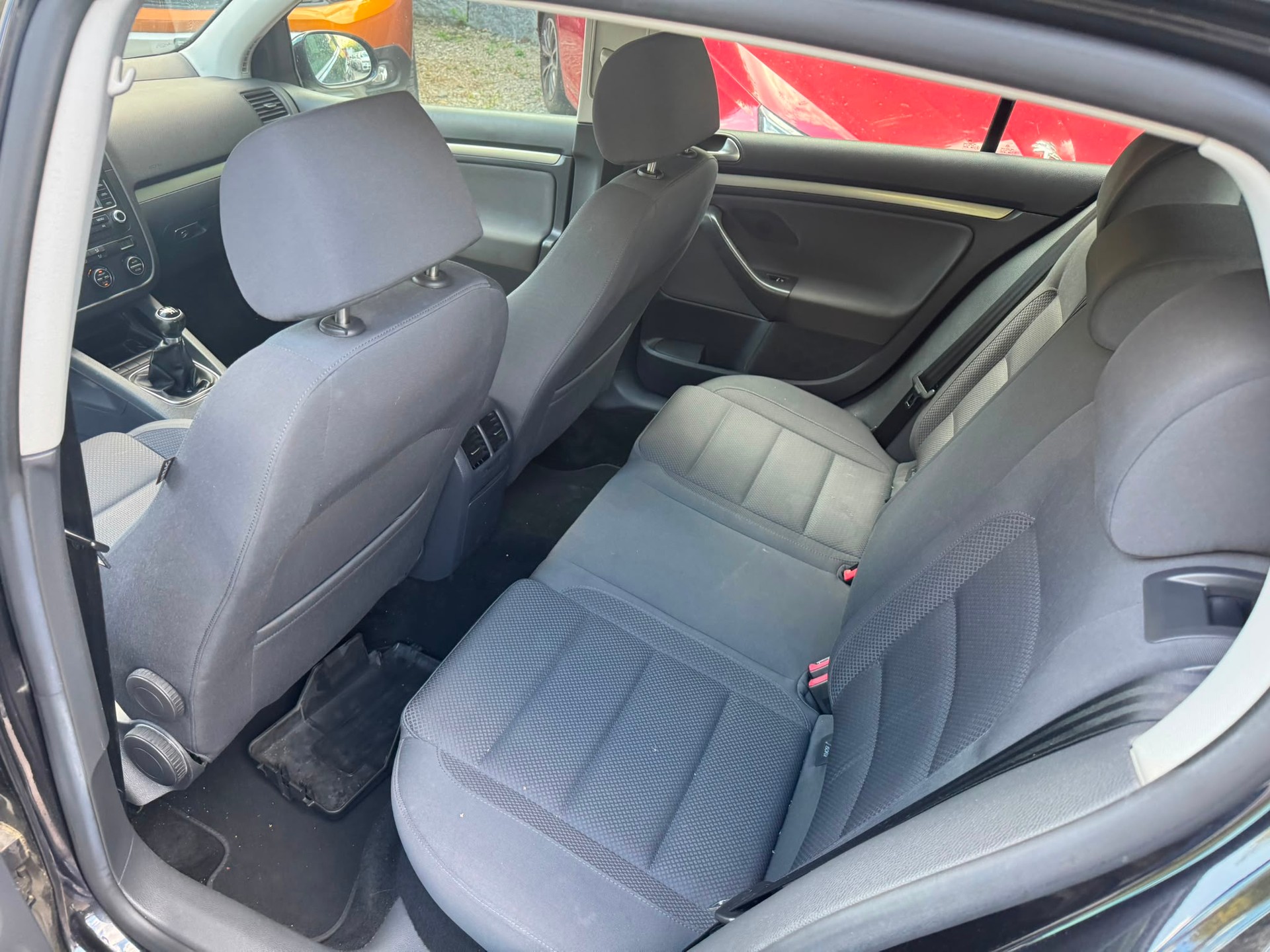 VW Golf 2.0 TDI Comfortline-image-9