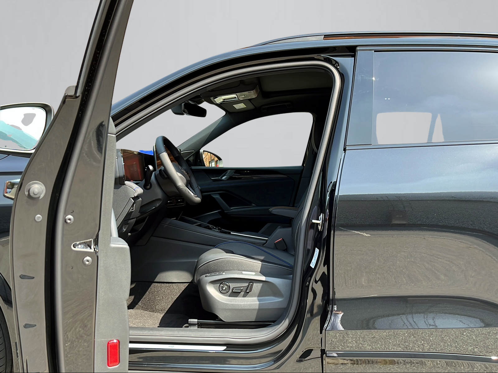 VW Tiguan 2.0 TSI DSG R-Line United 4Motion-showroom-element-2