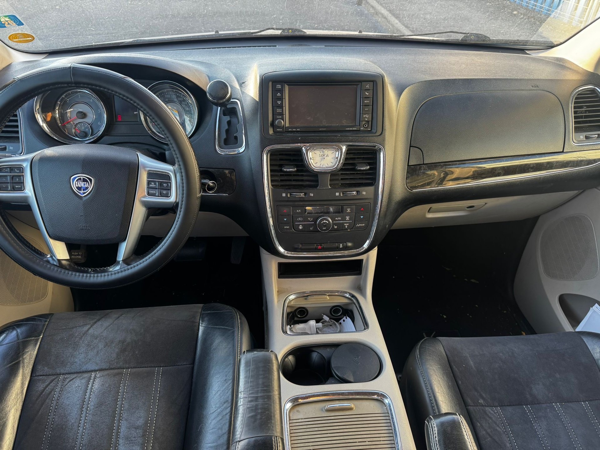 LANCIA Voyager 2.8D Platinum Automatic-image-9