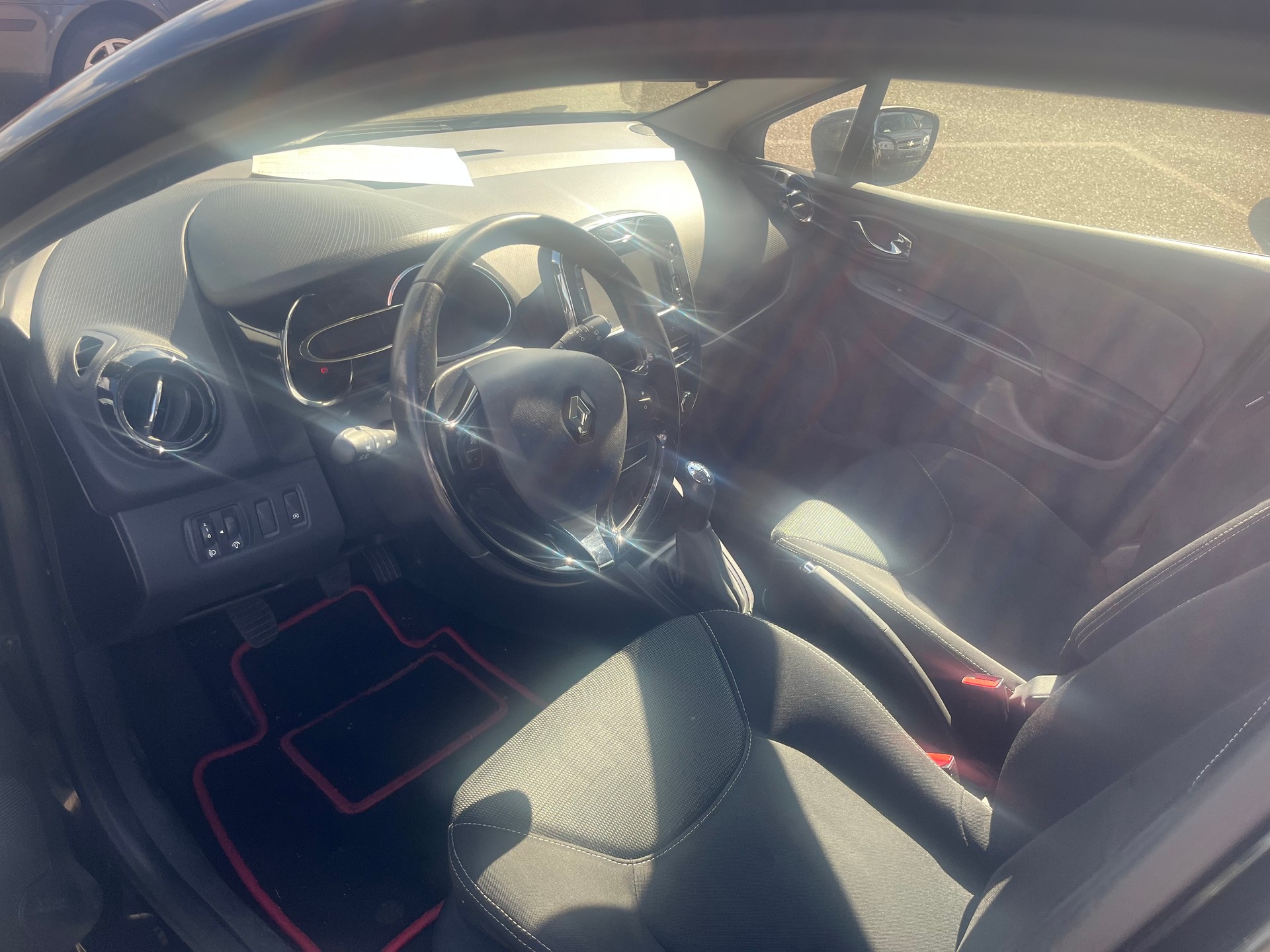 RENAULT Clio Grandtour 0.9 12V Swiss Edition-image-5