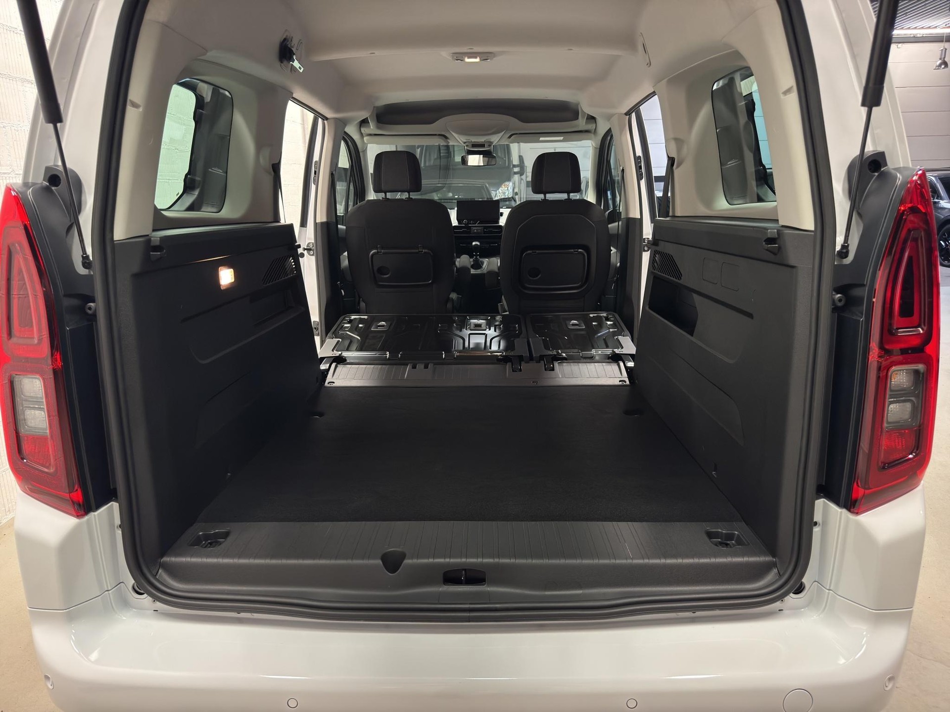 OPEL Combo XL 1.2 S/S-image-14