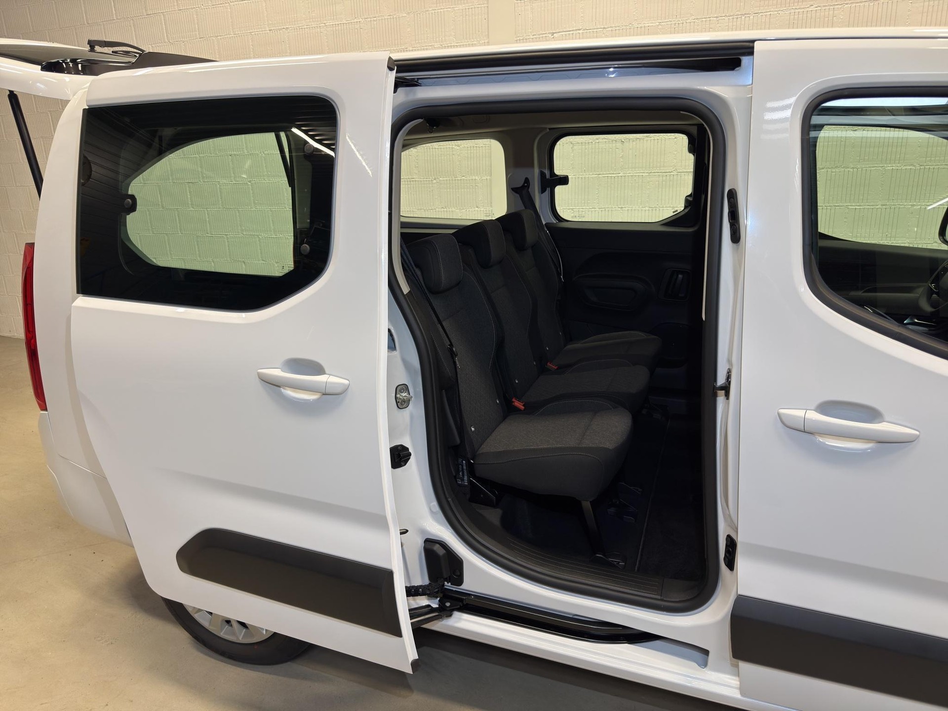 OPEL Combo XL 1.2 S/S-image-9