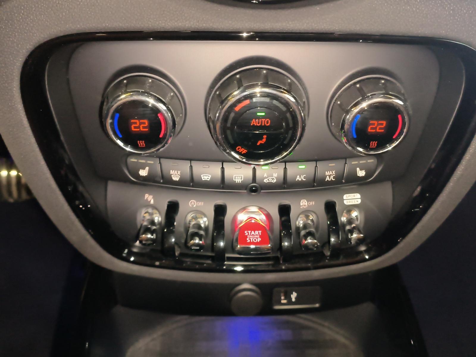 MINI Clubman F54 2.0i John Cooper Works ALL4-image-21