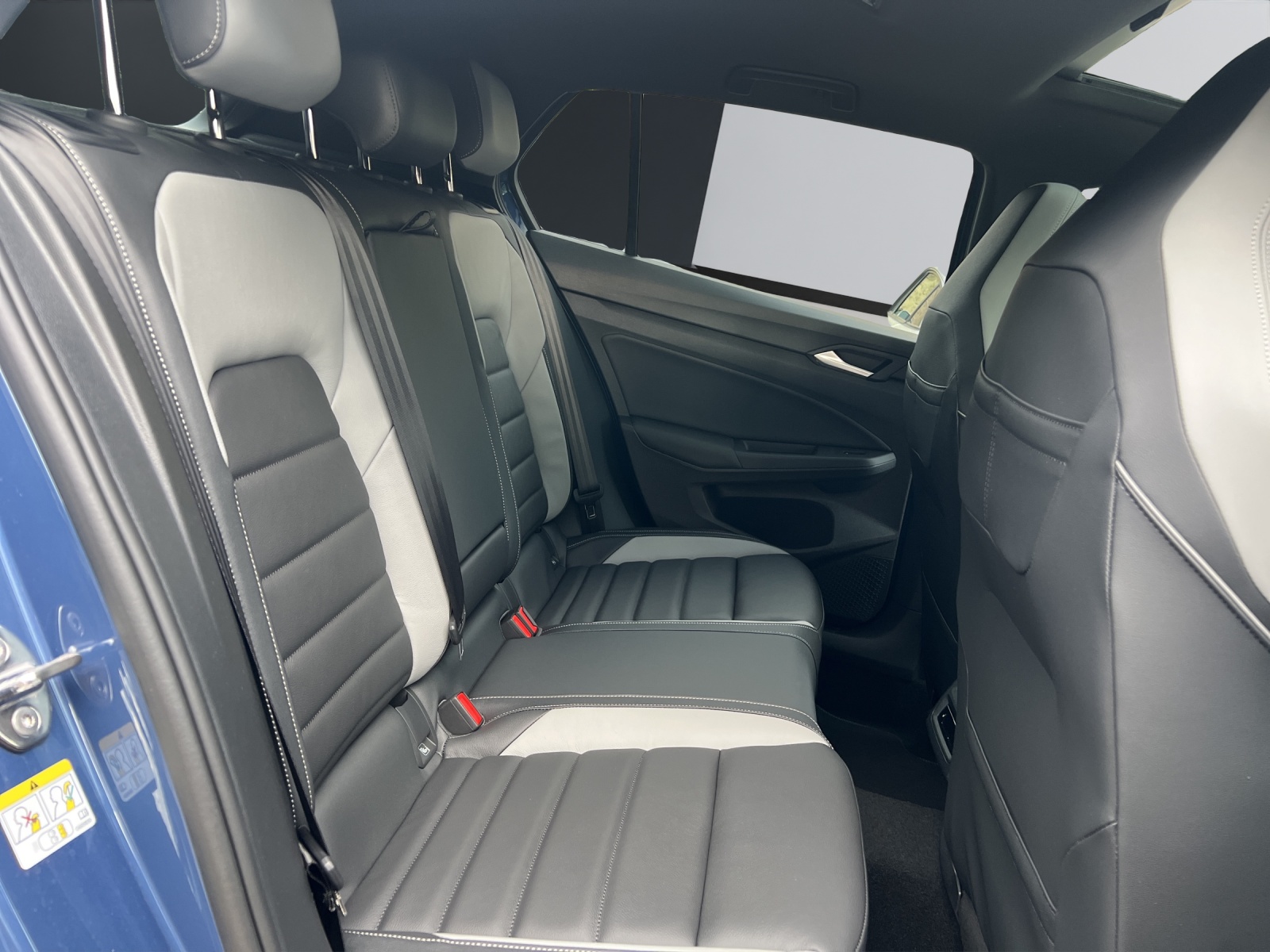 VW Golf 1.5 TSI PHEV GTE-image-13