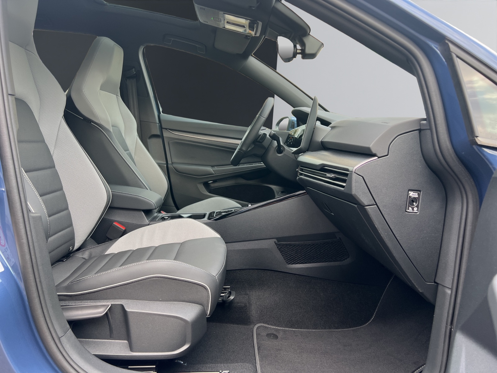 VW Golf 1.5 TSI PHEV GTE-image-12