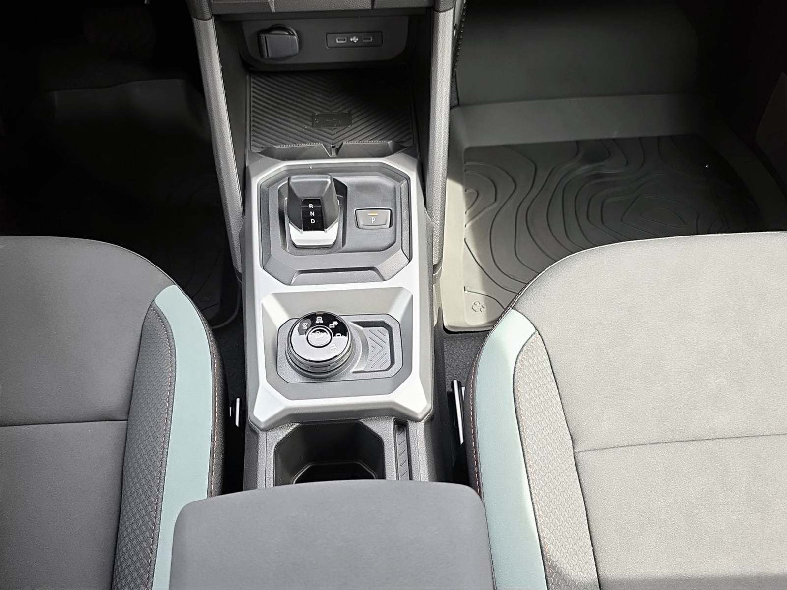 DACIA Duster 1.2 Hybrid Extreme 4WD-image-10