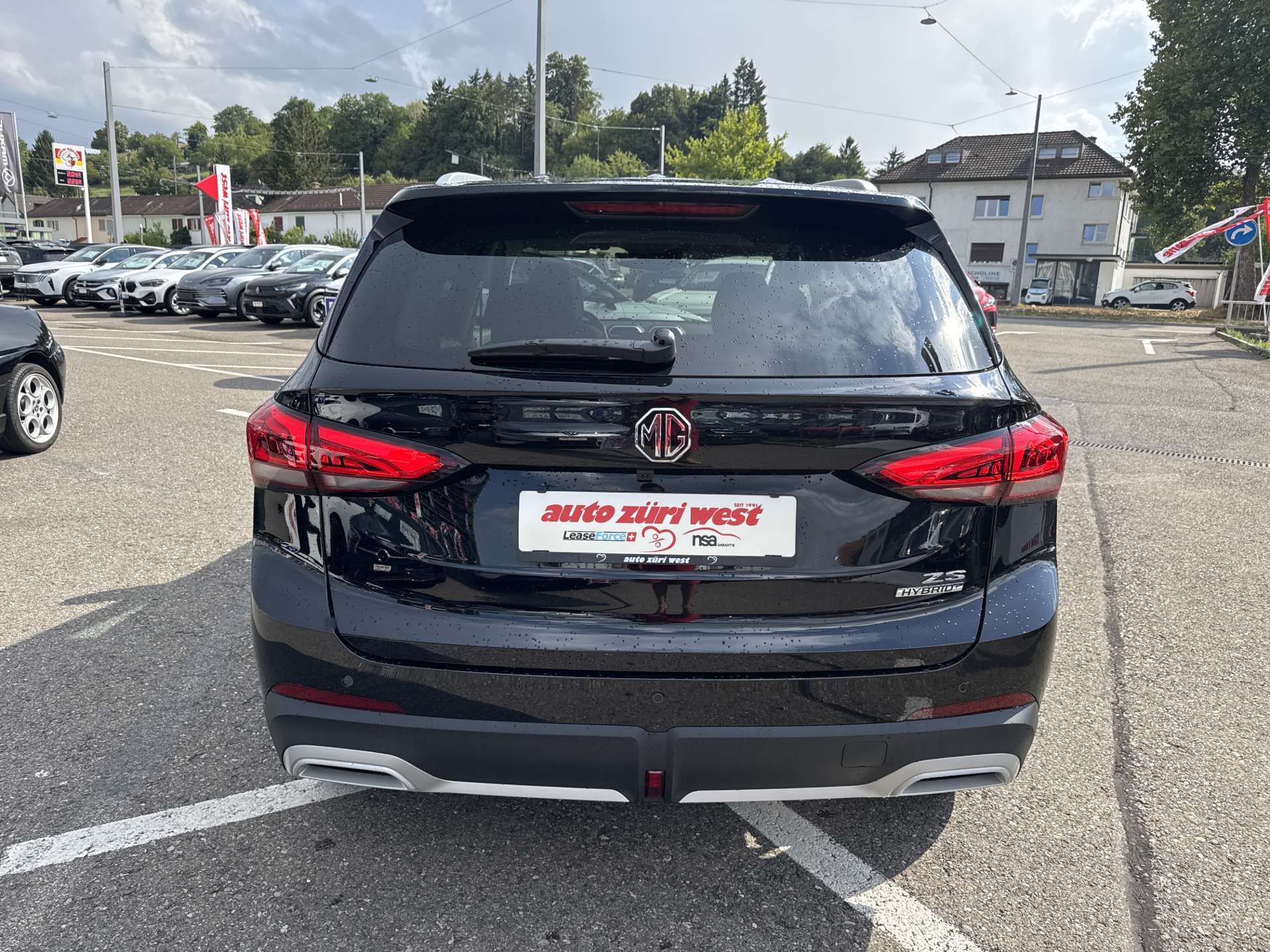 MG ZS 1.5 HEV Luxury Automat-image-14
