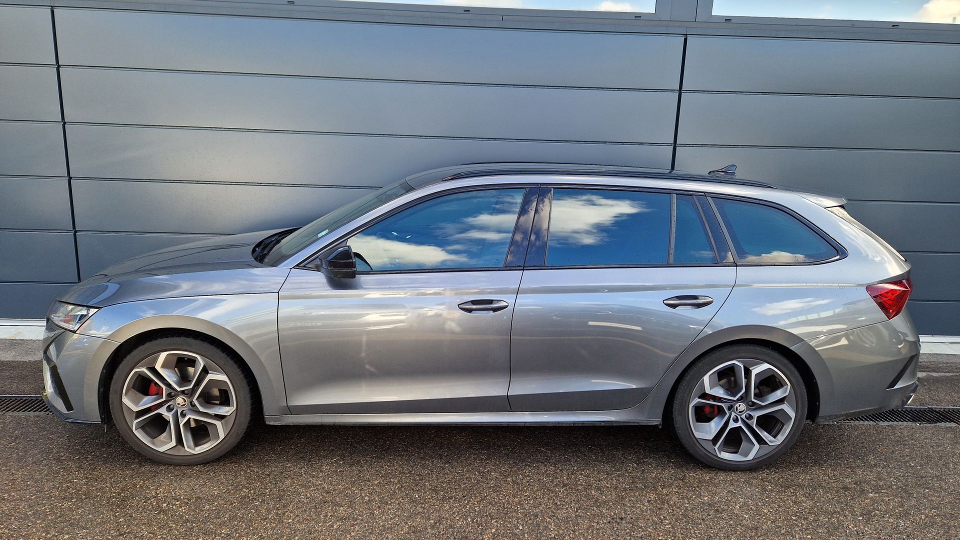 SKODA Octavia Combi 2.0 TDI DSG RS 4x4-showroom-element-3