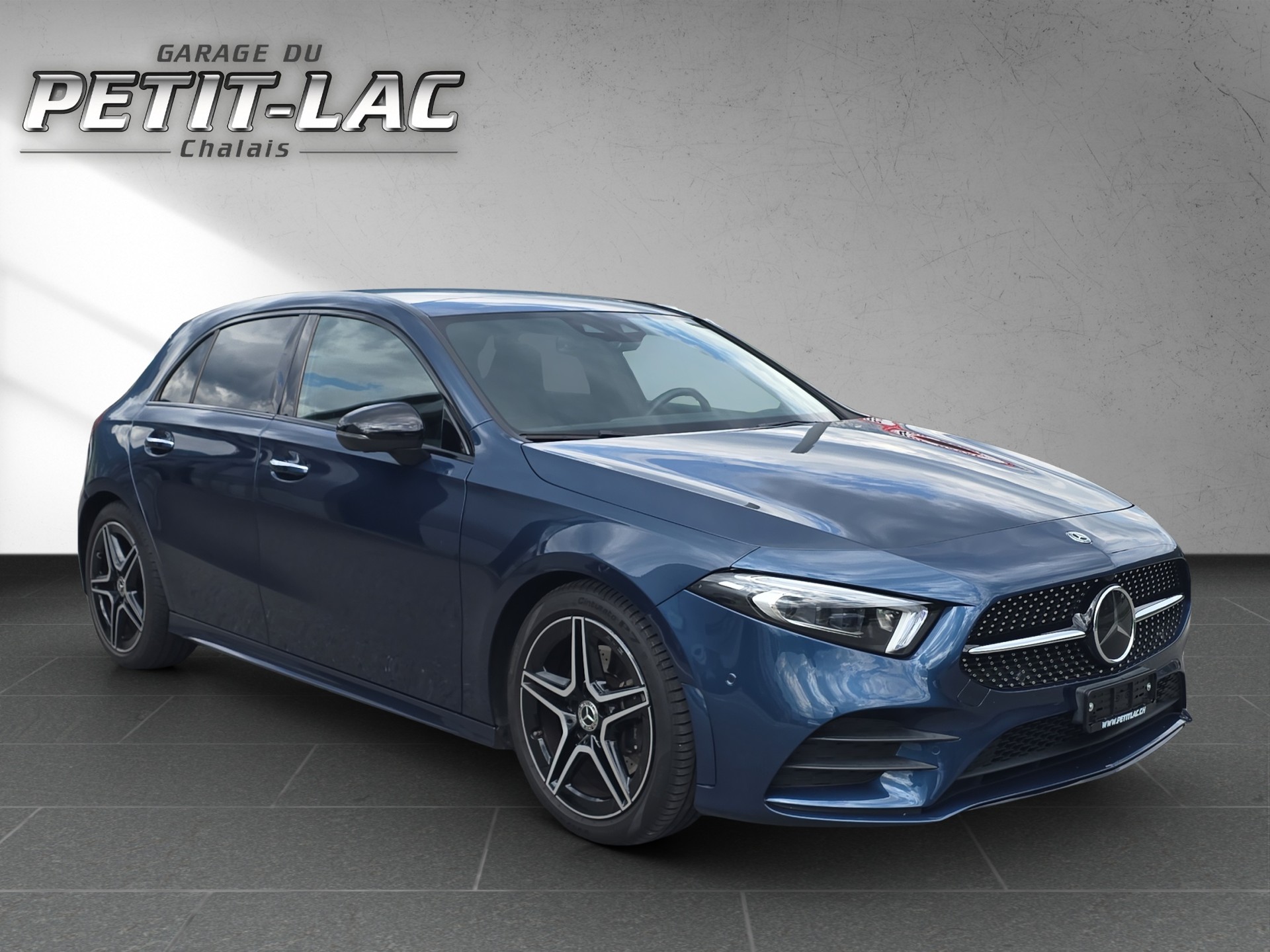 MERCEDES-BENZ A 220 Progressive 7G-DCT 4Matic-image-0