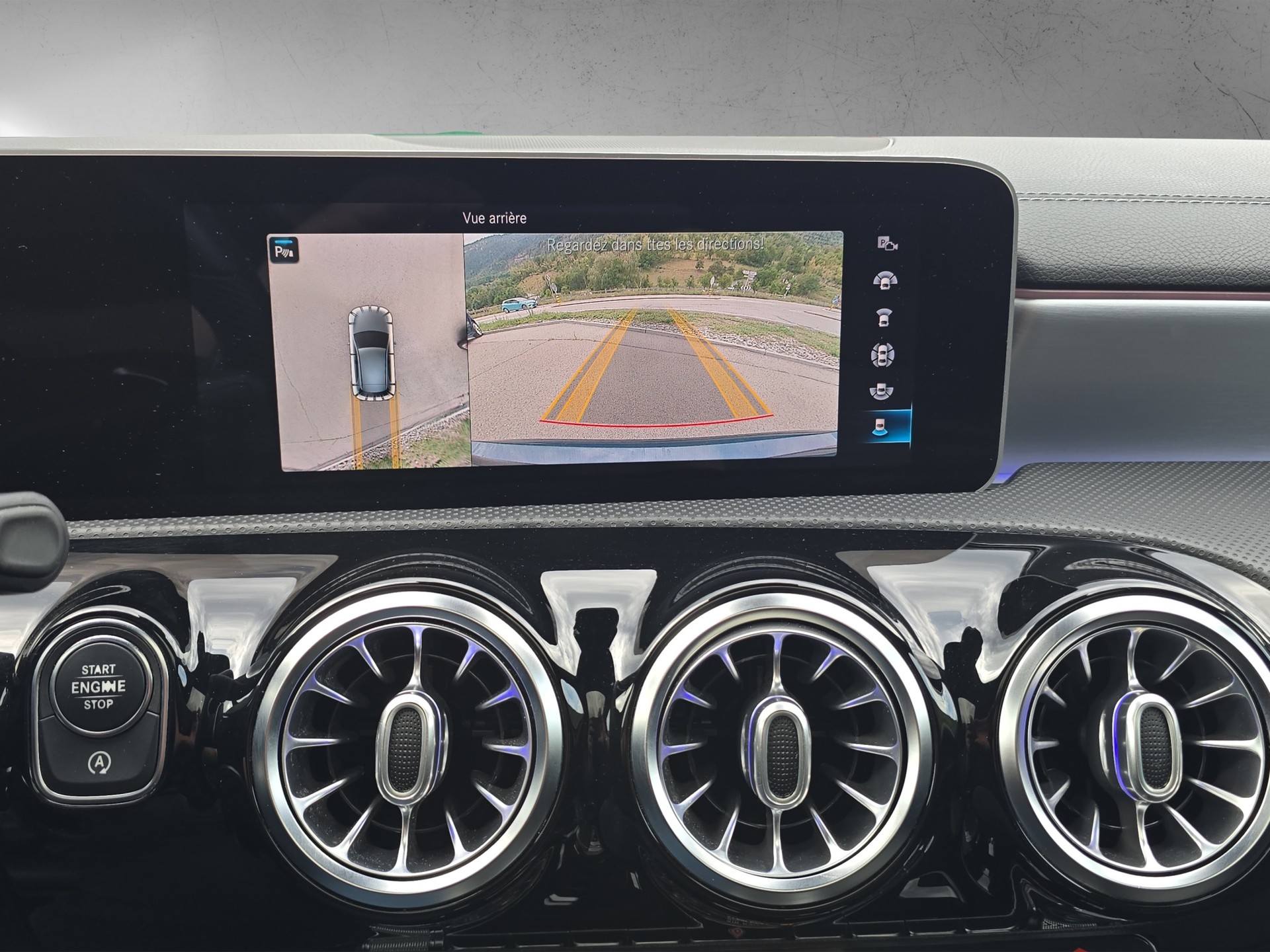 MERCEDES-BENZ A 220 Progressive 7G-DCT 4Matic-image-12