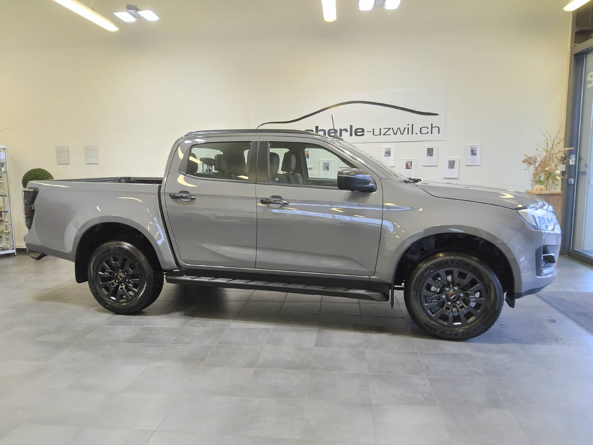 ISUZU D-Max Crew Pick-up 2.2 DDi Nitro Sport 4x4-image-0