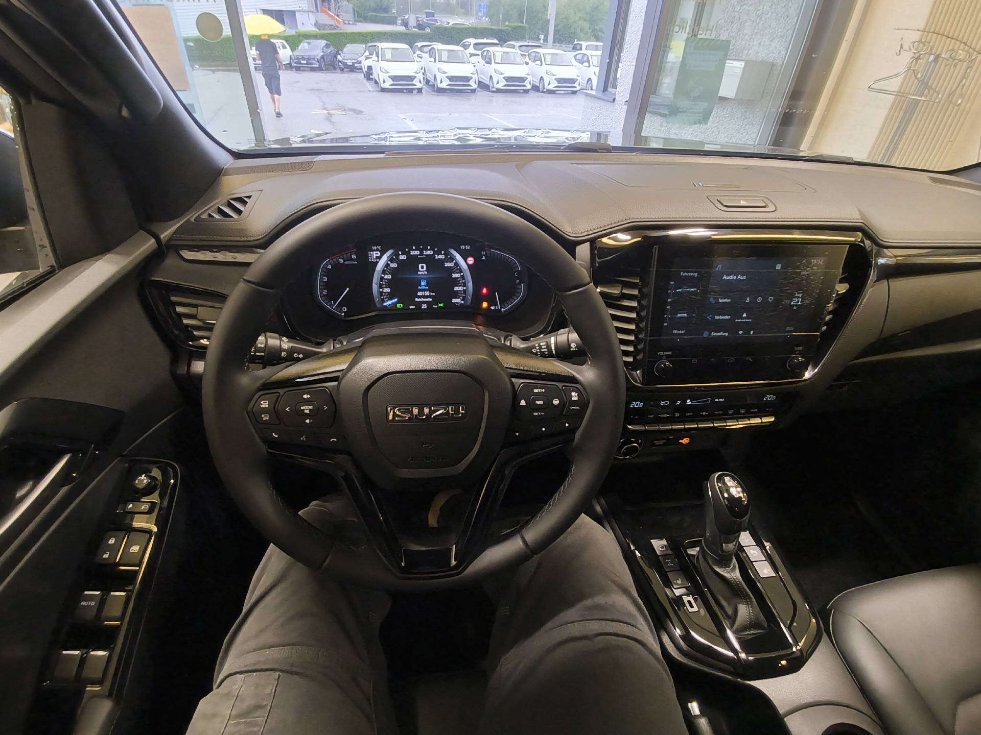 ISUZU D-Max Crew Pick-up 2.2 DDi Nitro Sport 4x4-image-17