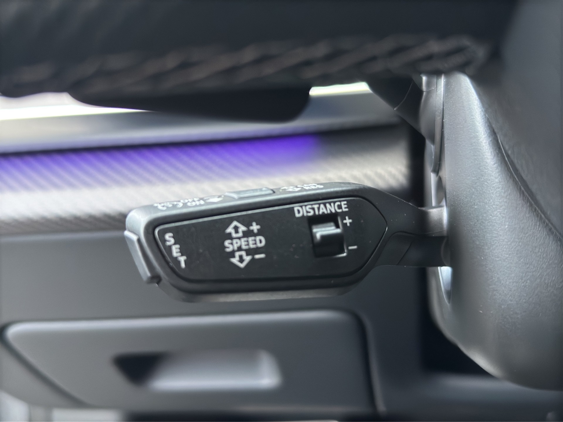 AUDI Q8 TFSI e quattro Competition 4x4 360 kW-image-20