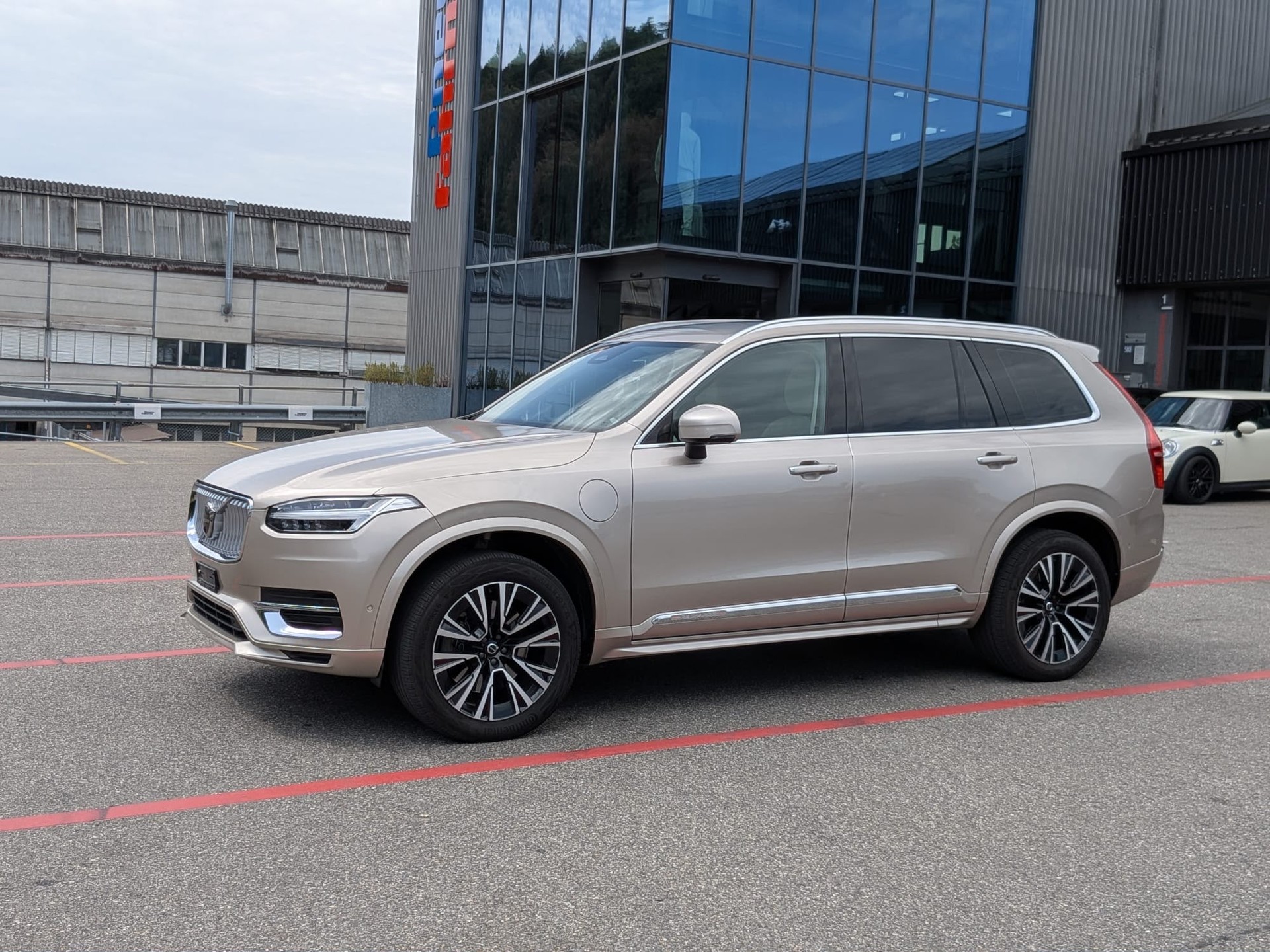 VOLVO XC90 T8 eAWD PluginHybrid Plus Bright Geartronic-image-1