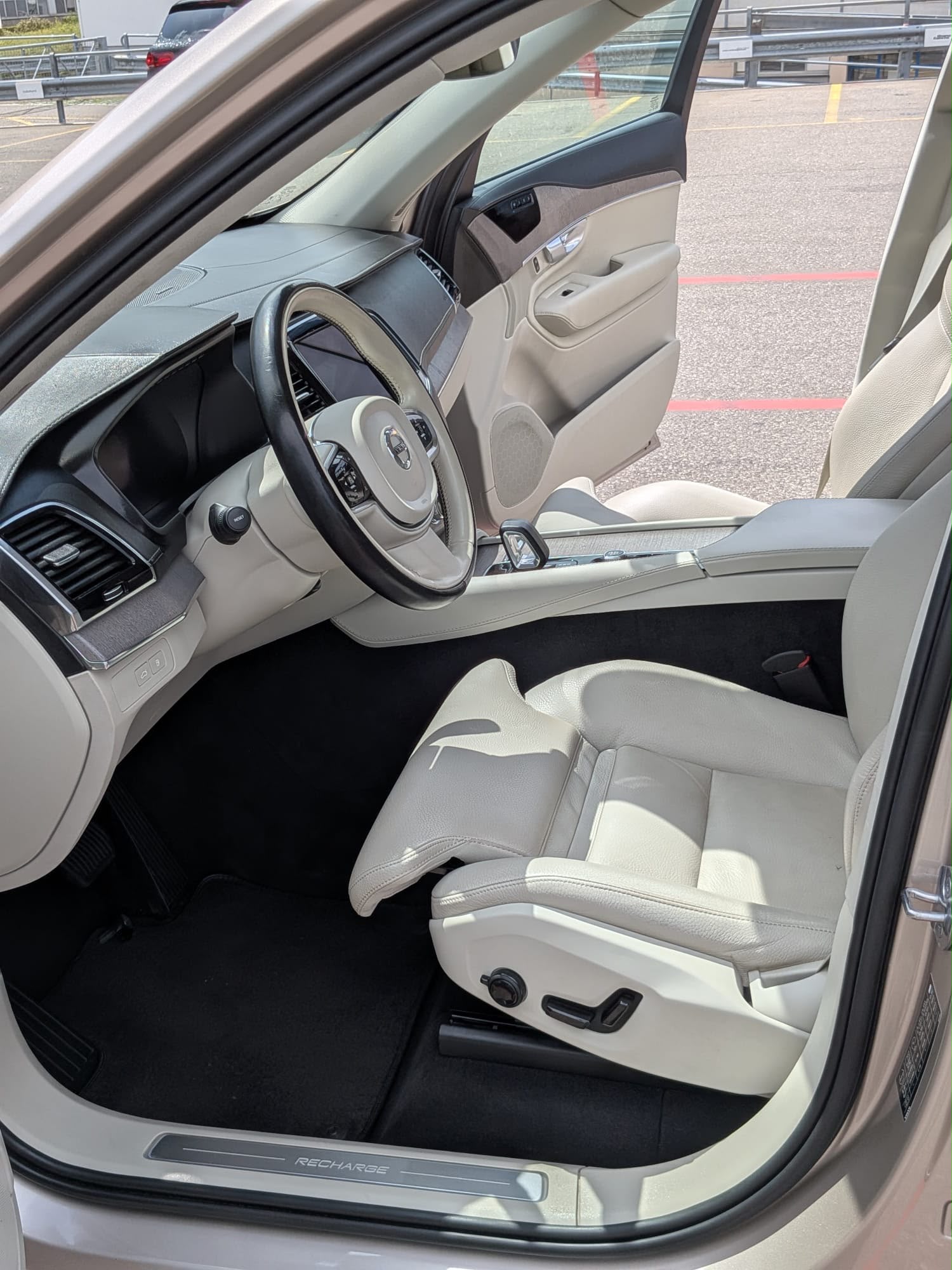 VOLVO XC90 T8 eAWD PluginHybrid Plus Bright Geartronic-image-8