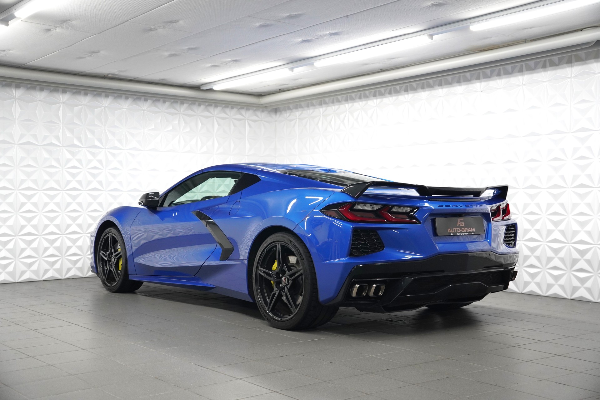 CHEVROLET Corvette Convertible Stingray 3LT Automatic-showroom-element-3