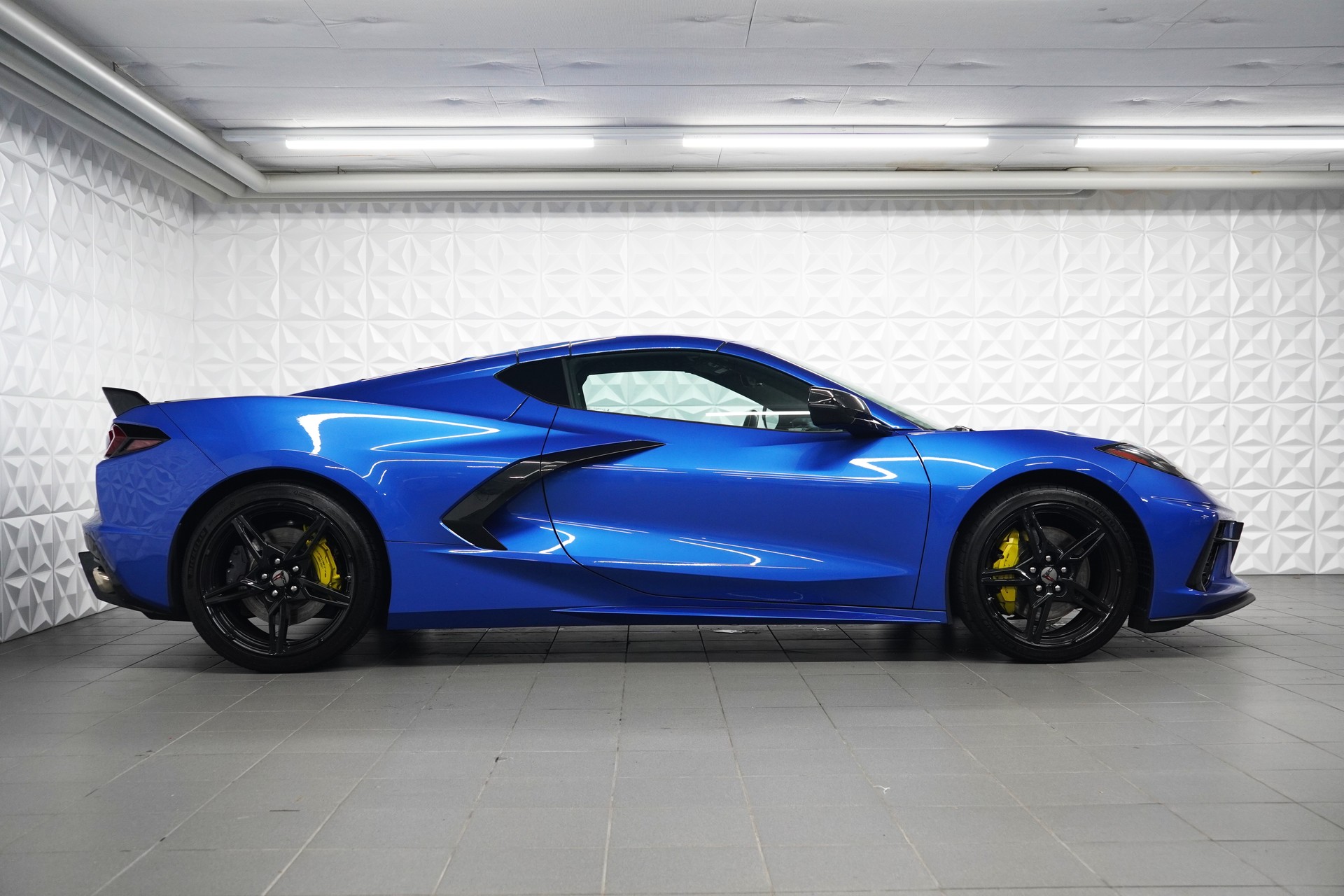 CHEVROLET Corvette Convertible Stingray 3LT Automatic-showroom-element-2