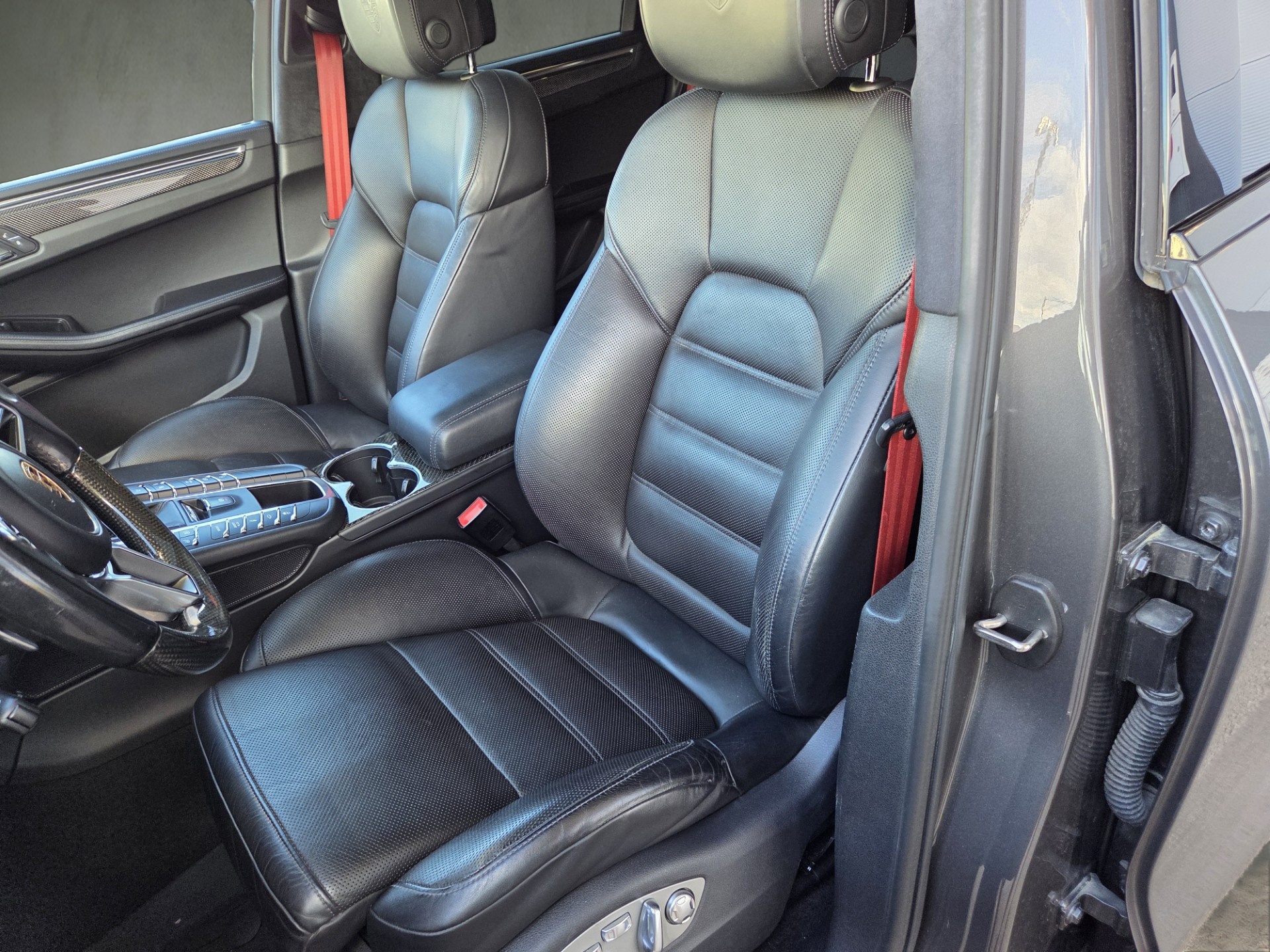 PORSCHE Macan Turbo PDK-image-10