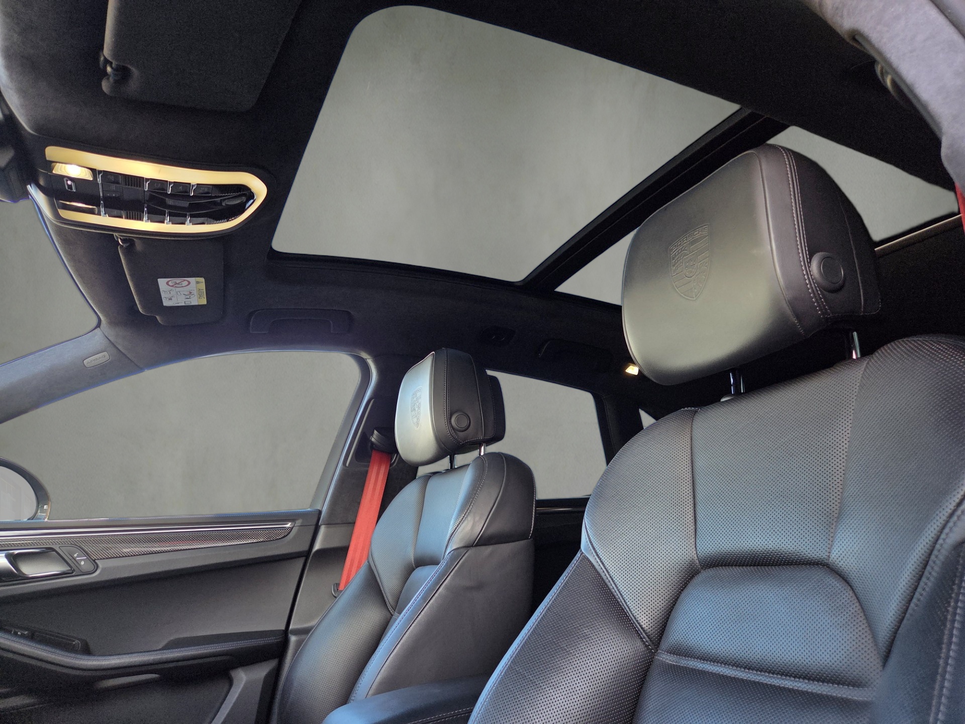 PORSCHE Macan Turbo PDK-image-16
