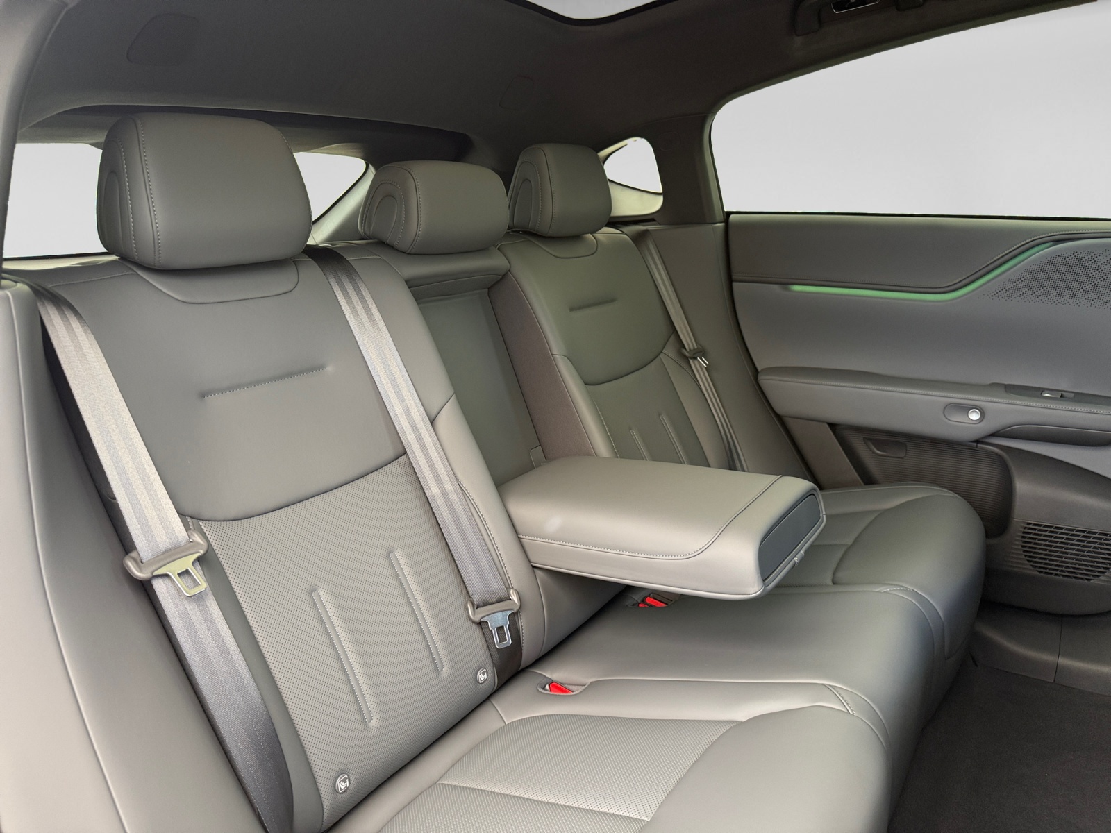XPENG G6 Performance AWD mit AHK-image-17