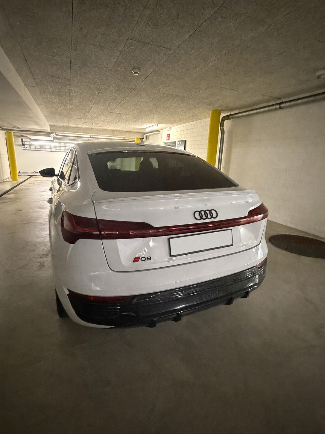 AUDI 50 S Line quattro-image-3